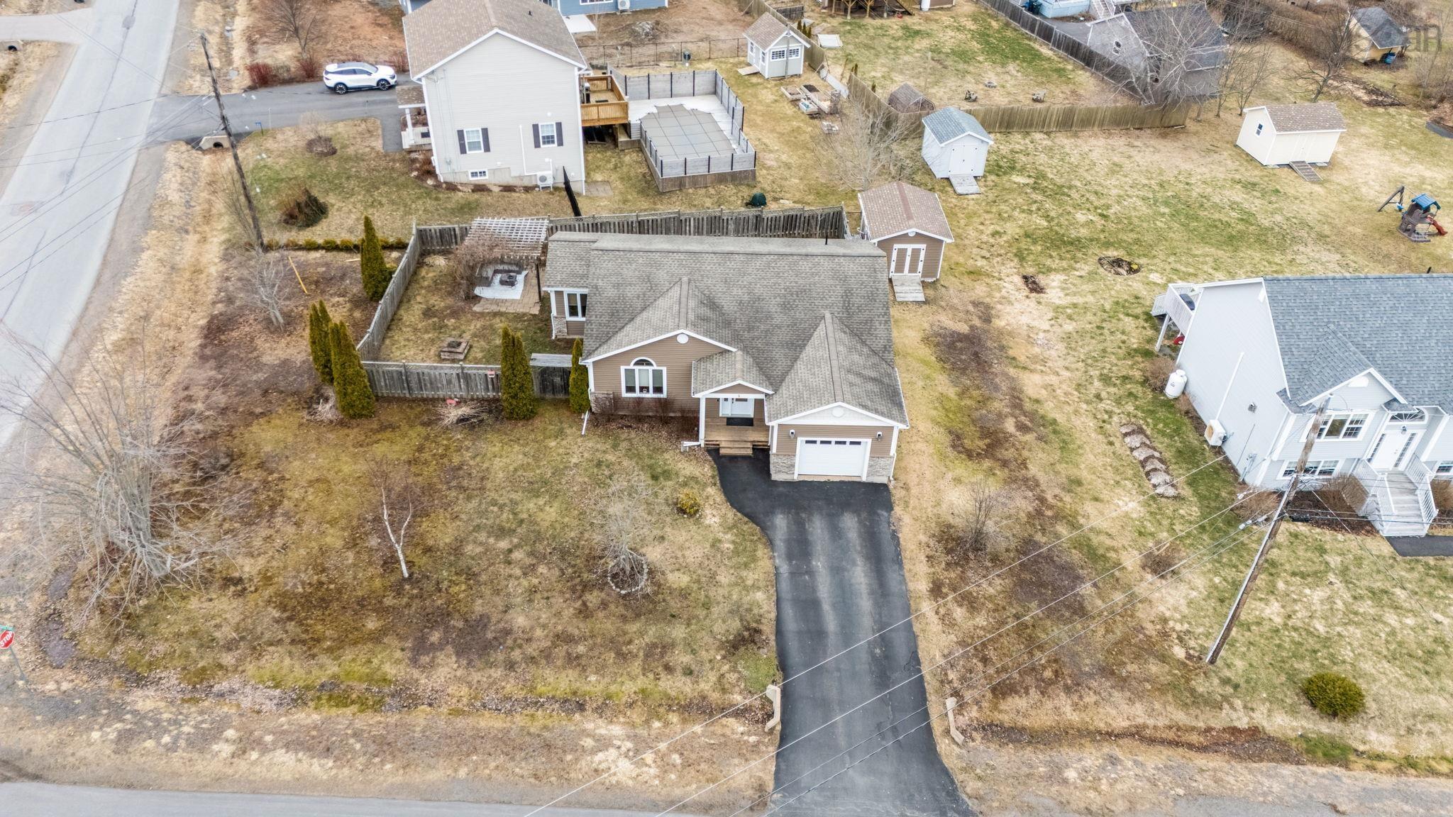 $594,900.00: 5 Tailfeather Court, North Kentville