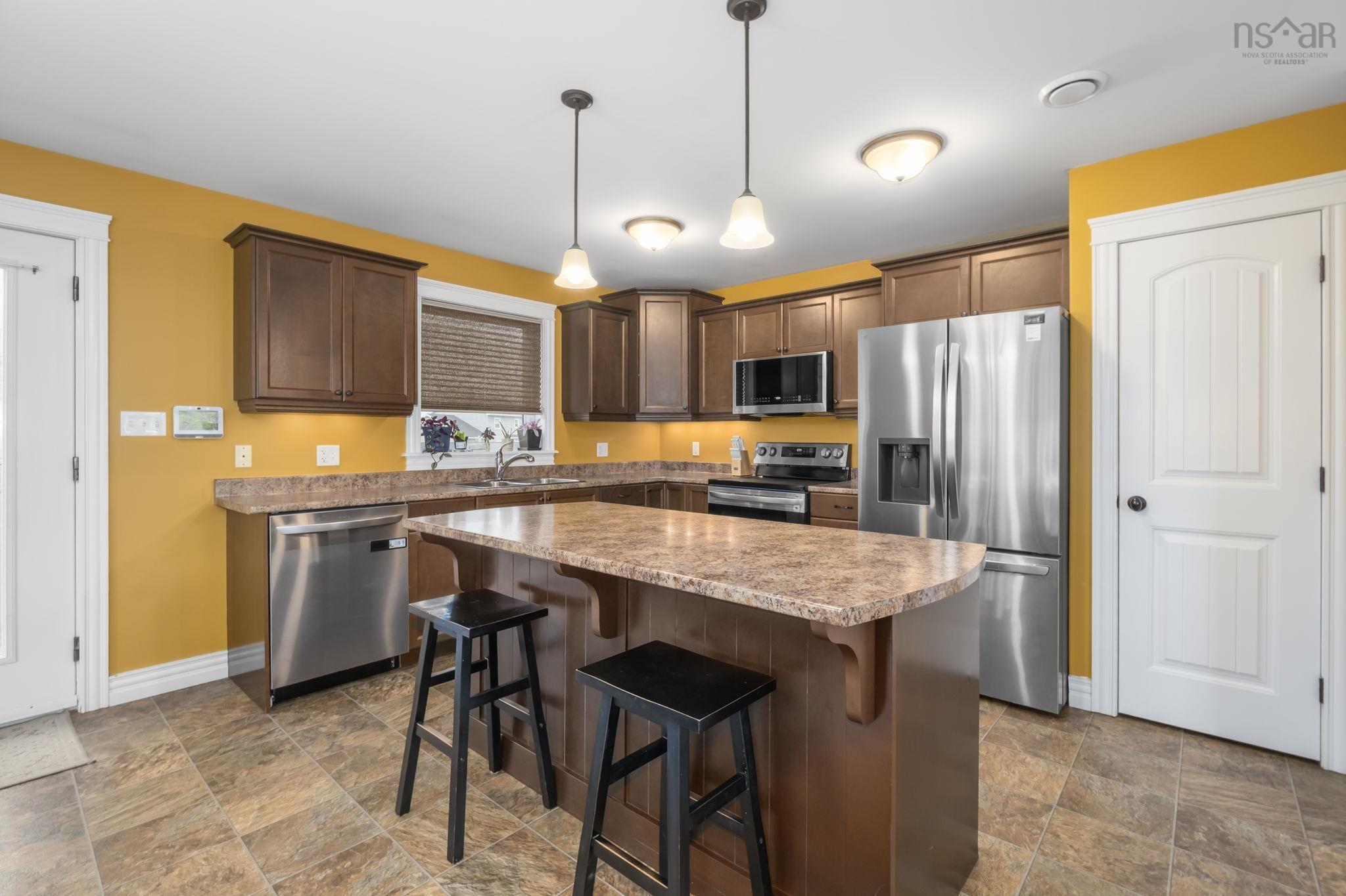 $594,900.00: 5 Tailfeather Court, North Kentville