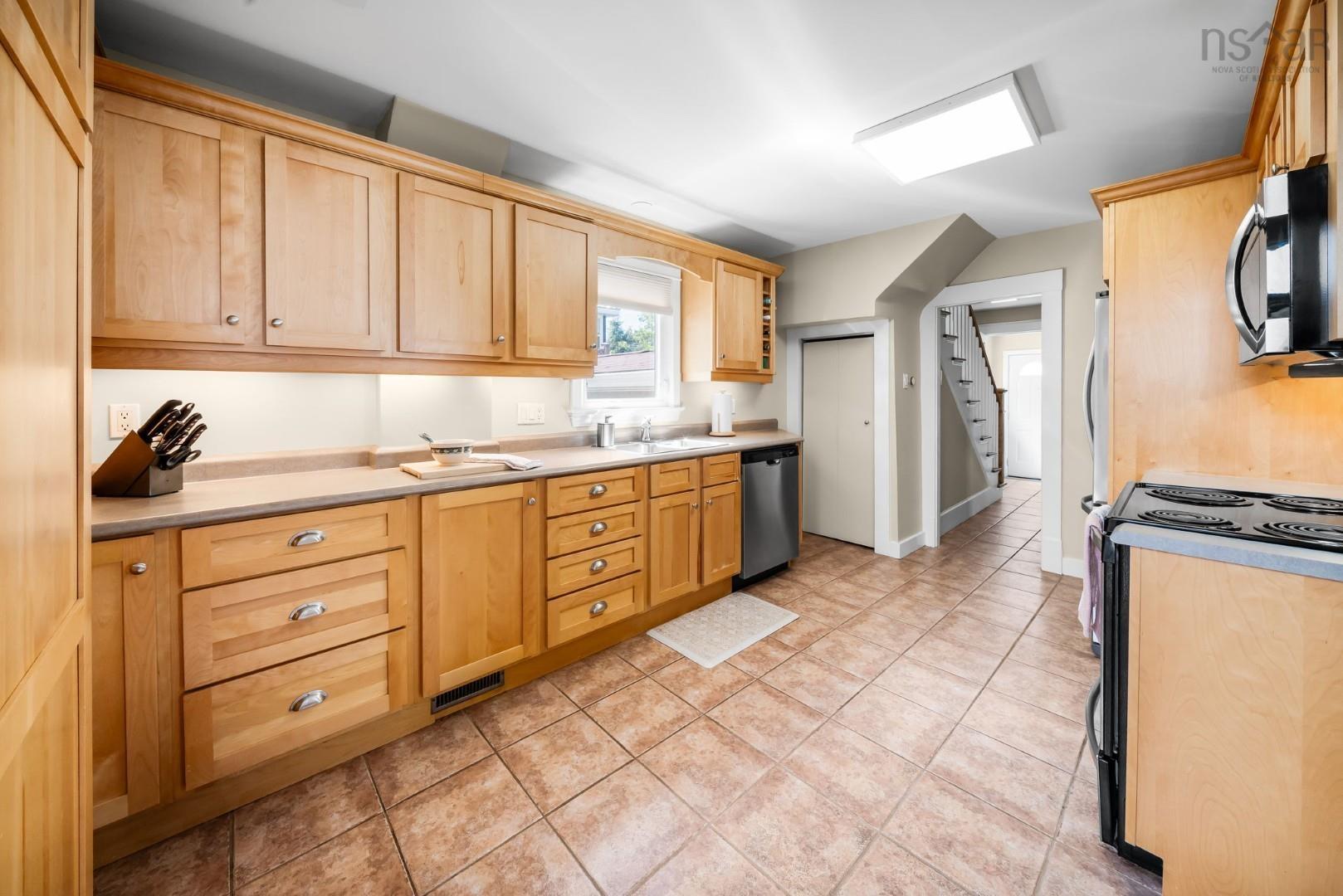 8 Eaton Avenue, Dartmouth, NS (MLS 202606518)