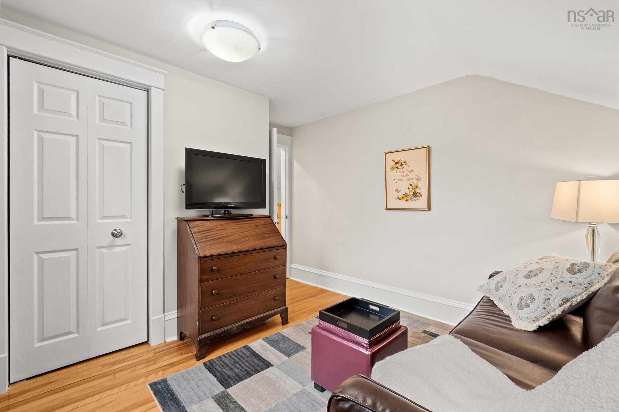 8 Eaton Avenue, Dartmouth, NS (MLS 202606518)