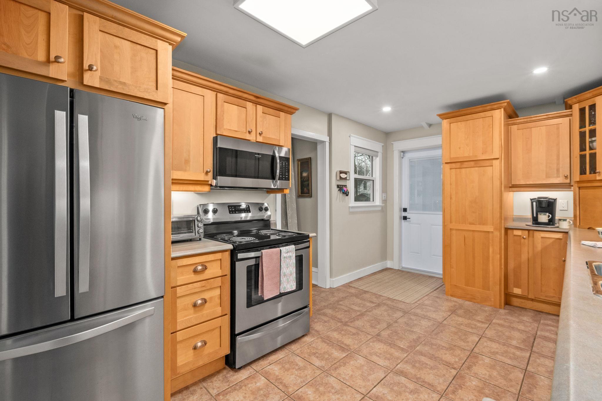 8 Eaton Avenue, Dartmouth, NS (MLS 202606518)