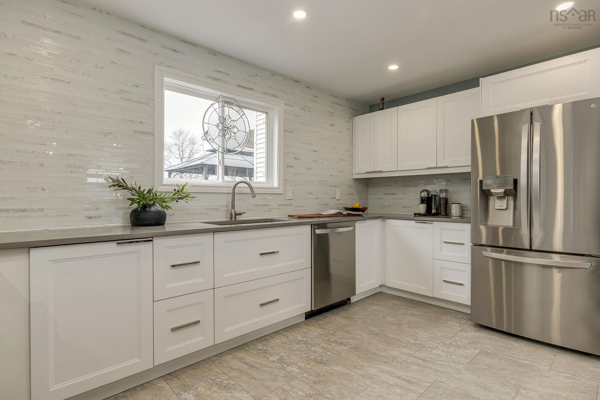 $1,100,000.00: 32 Joaquina Court, Dartmouth