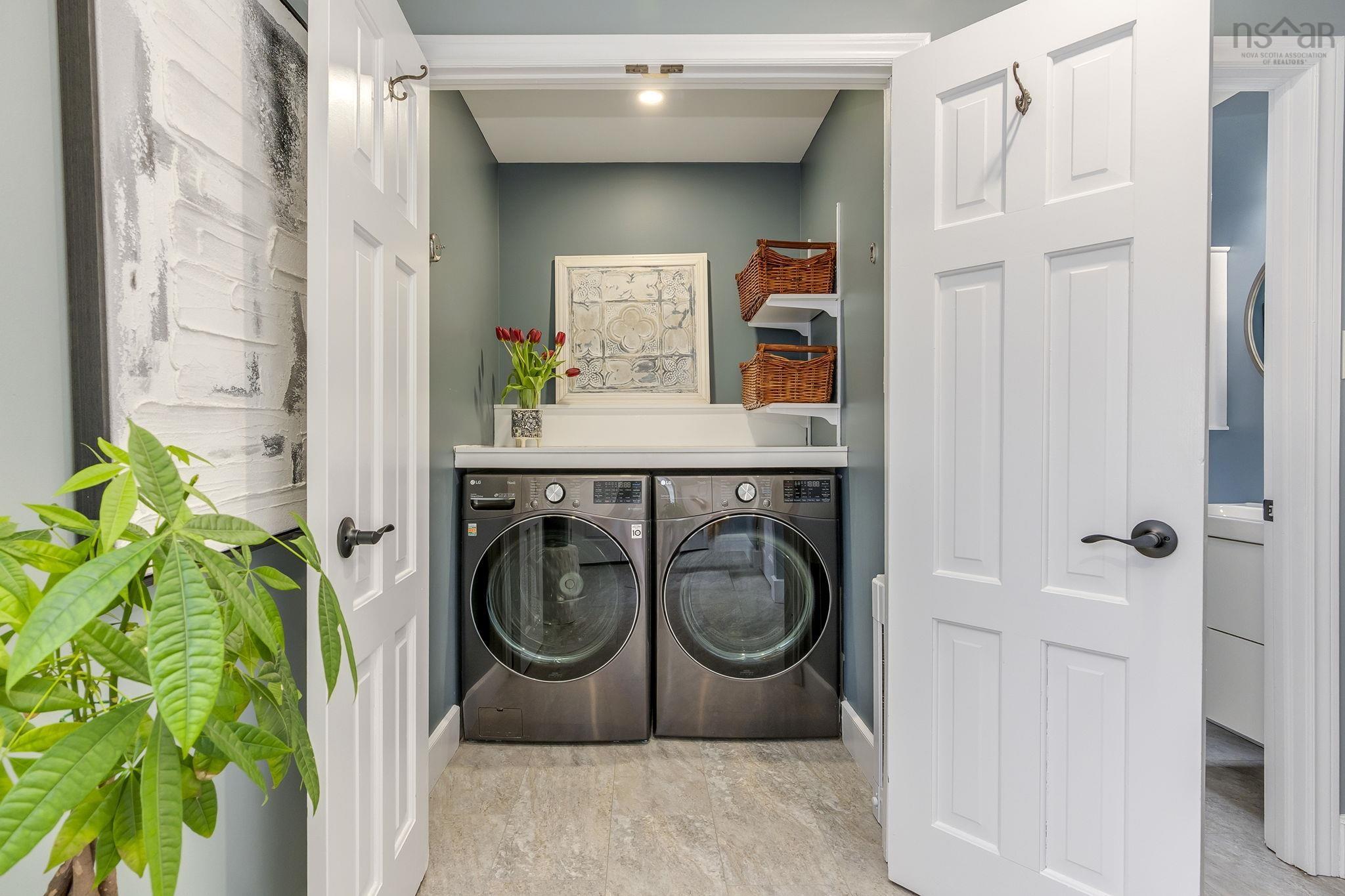 $1,100,000.00: 32 Joaquina Court, Dartmouth