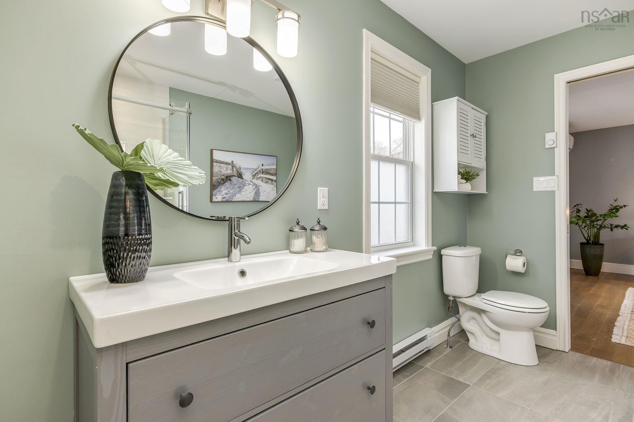 $1,100,000.00: 32 Joaquina Court, Dartmouth