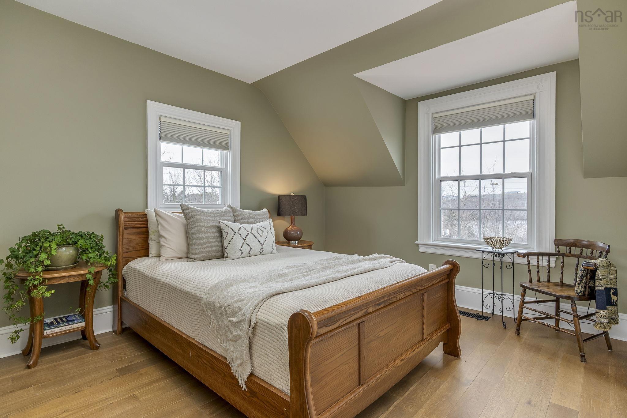 $1,100,000.00: 32 Joaquina Court, Dartmouth