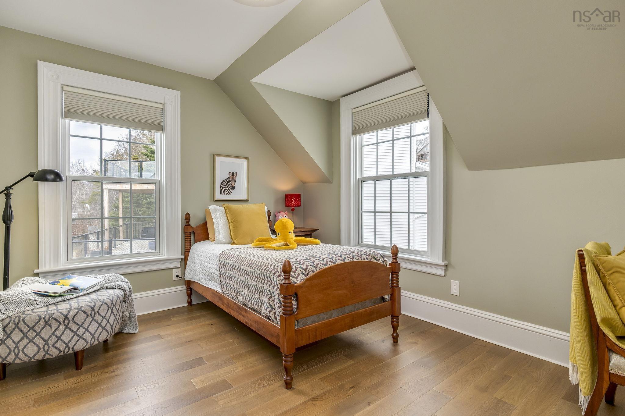 $1,100,000.00: 32 Joaquina Court, Dartmouth