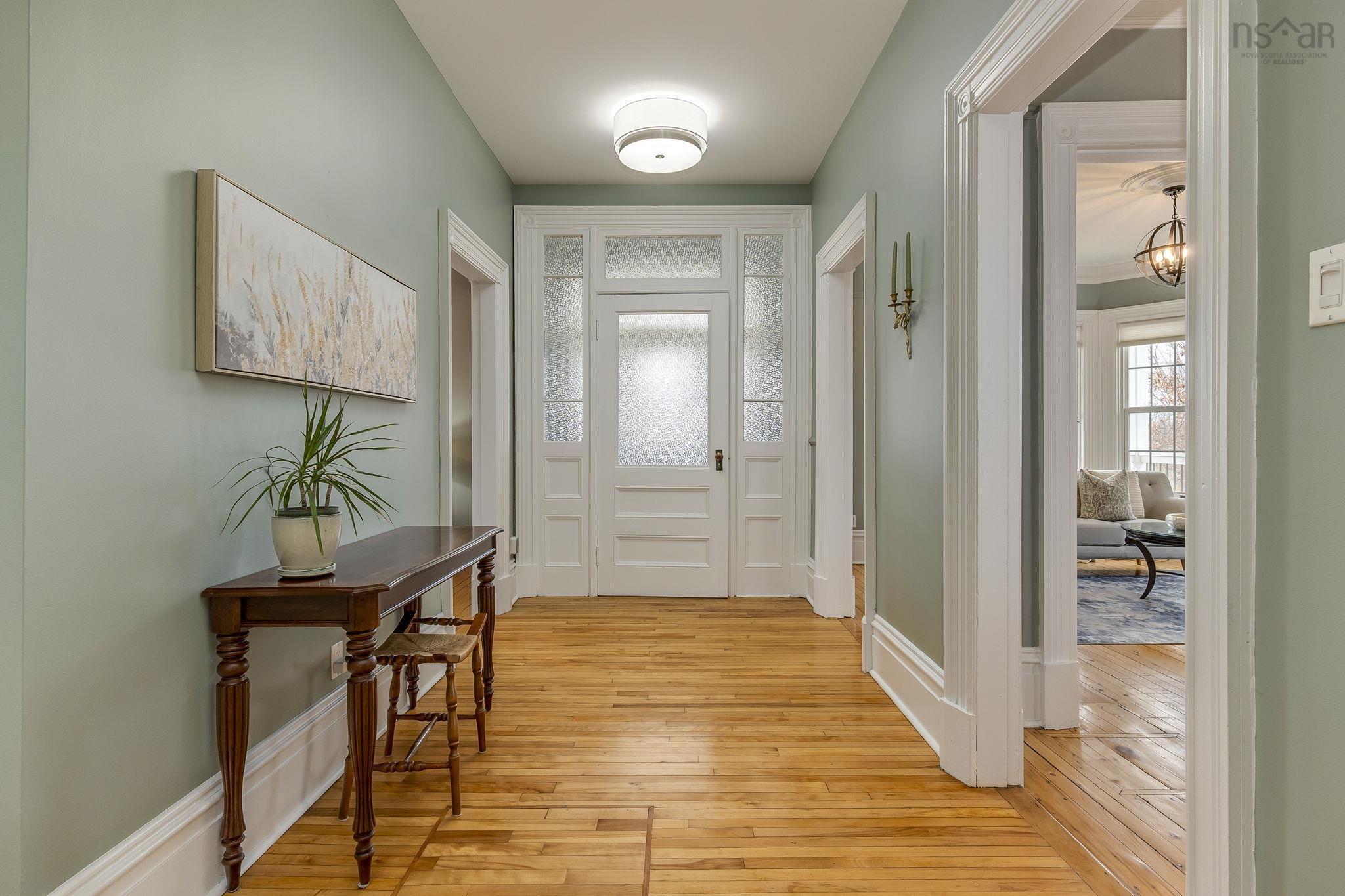 $1,100,000.00: 32 Joaquina Court, Dartmouth