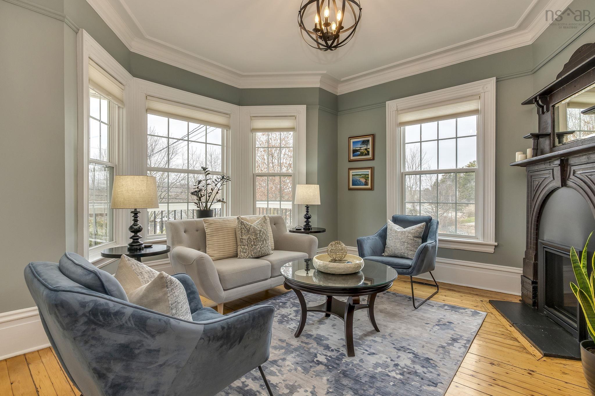 $1,100,000.00: 32 Joaquina Court, Dartmouth