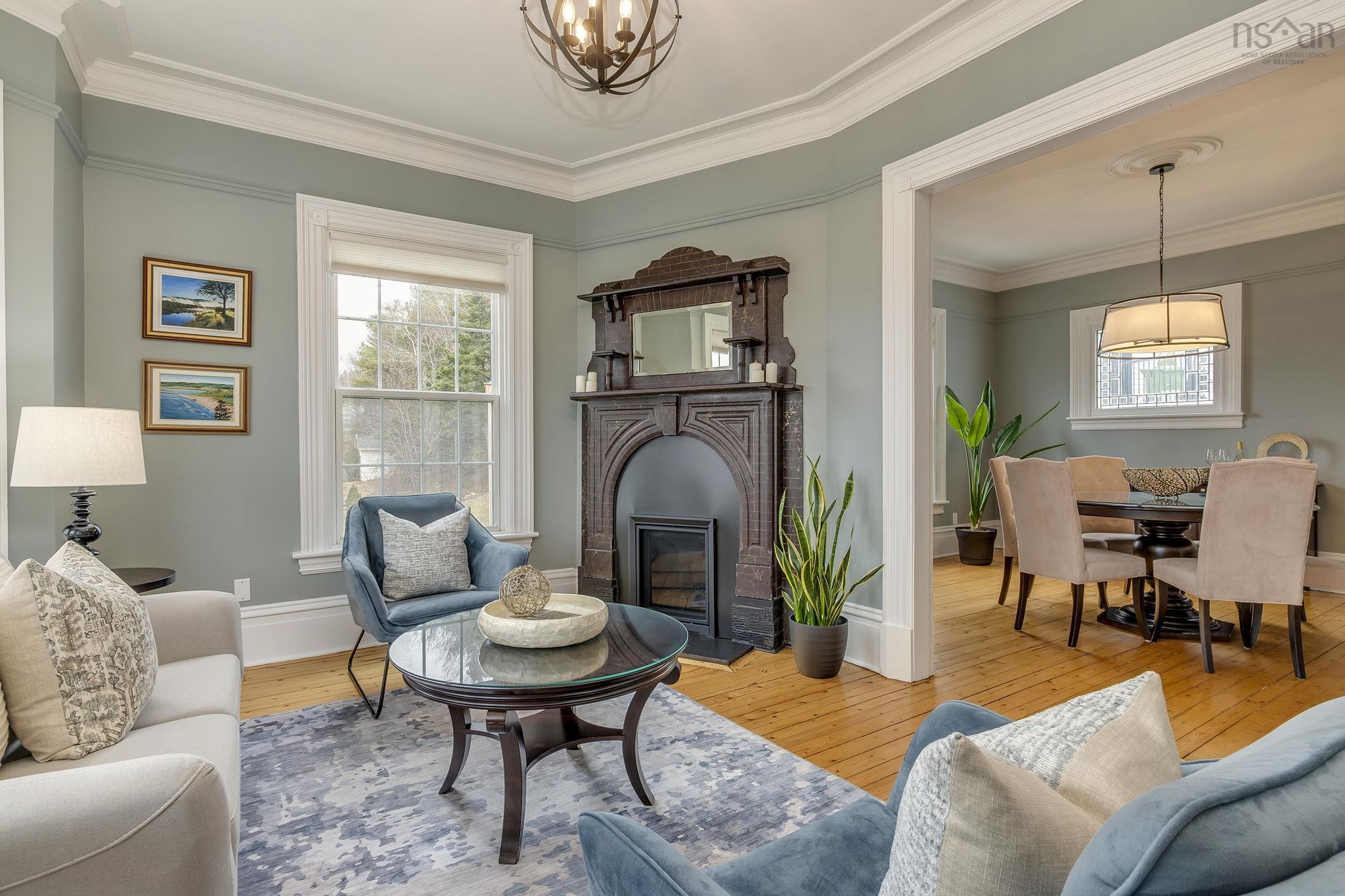 $1,100,000.00: 32 Joaquina Court, Dartmouth