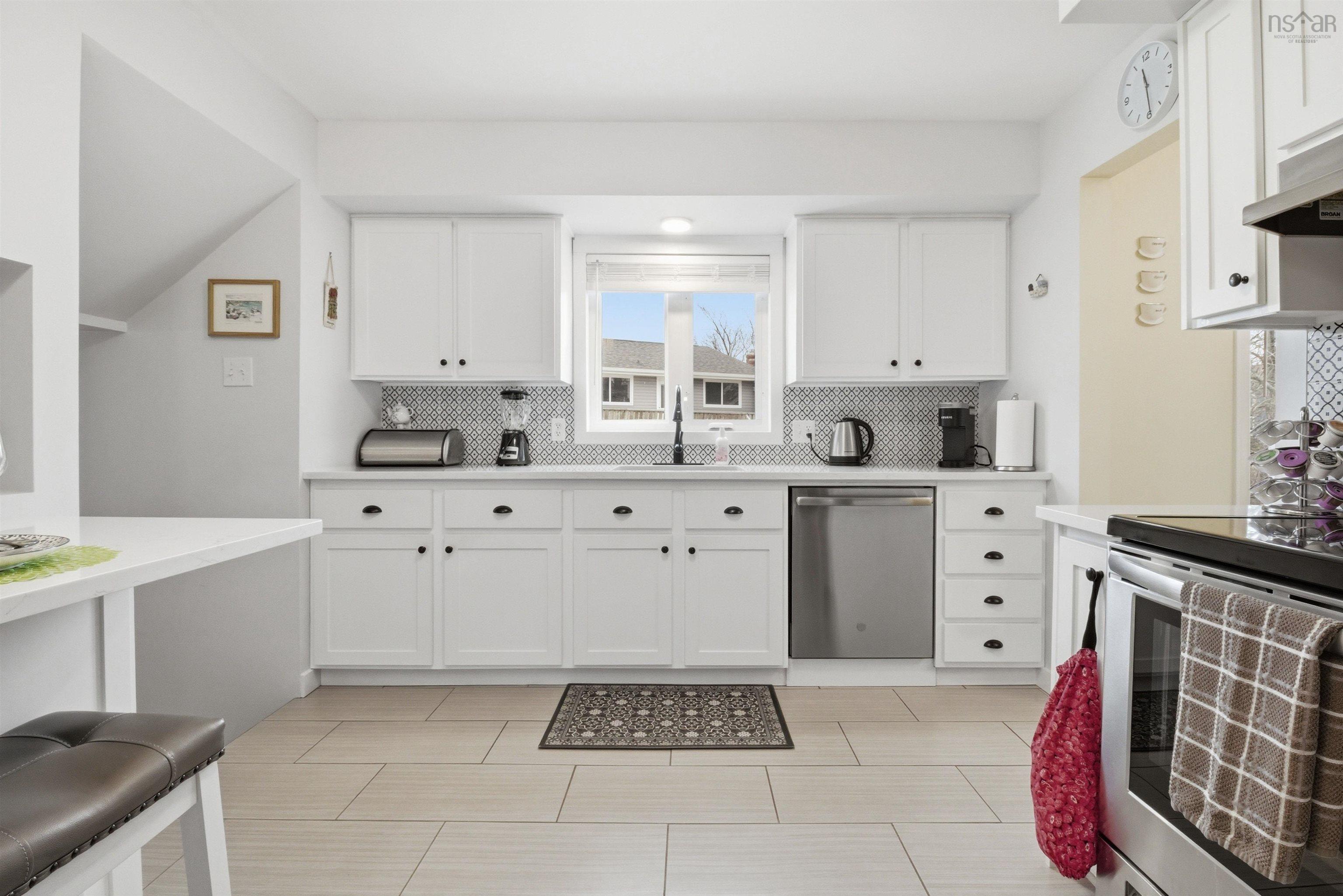 9 Amberwood Court, Halifax, NS (MLS 202606530)