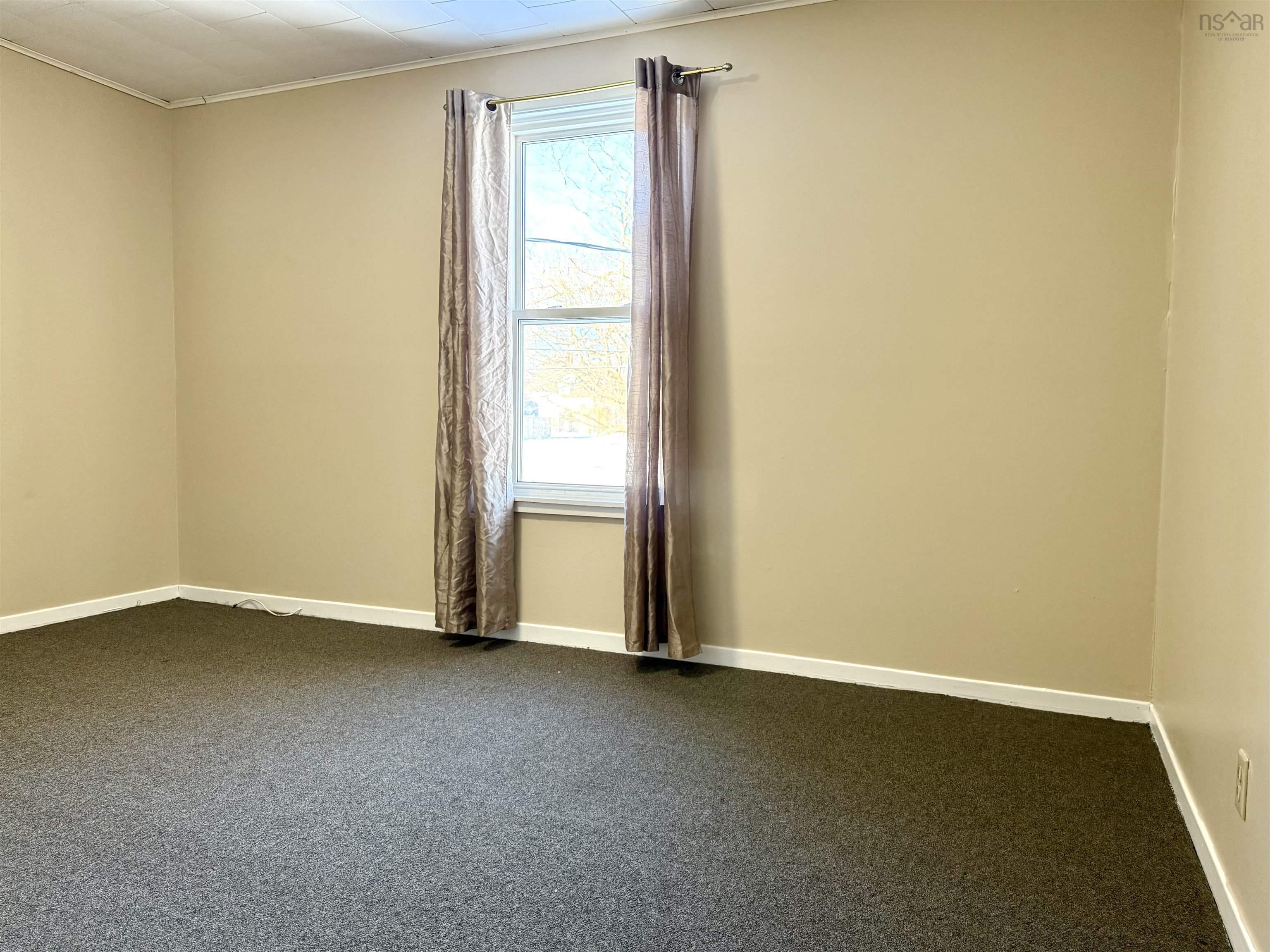 $249,900.00: 23 Queen Street, Amherst