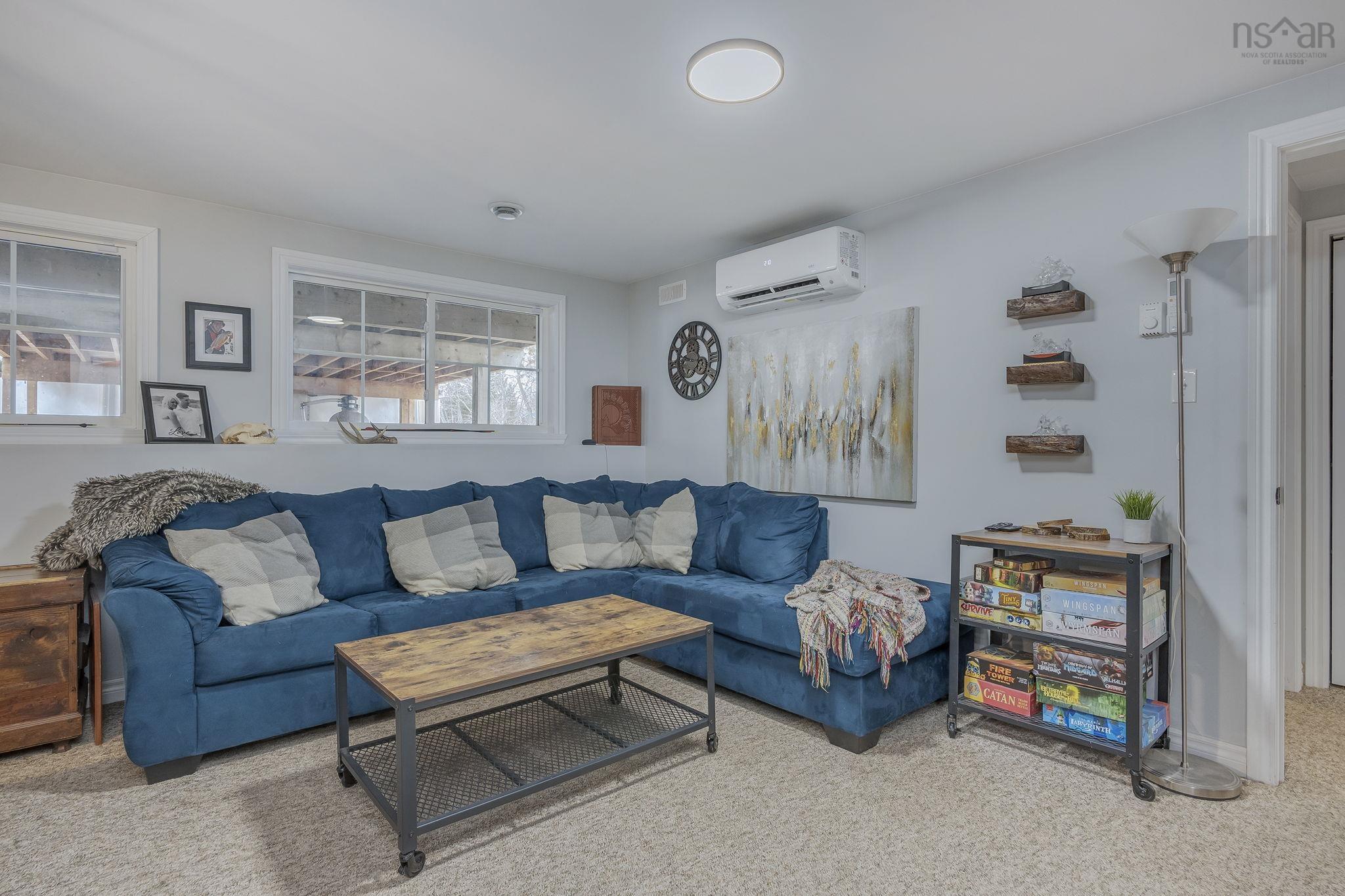 $599,900.00: 20 Geiger Drive, Wilmot