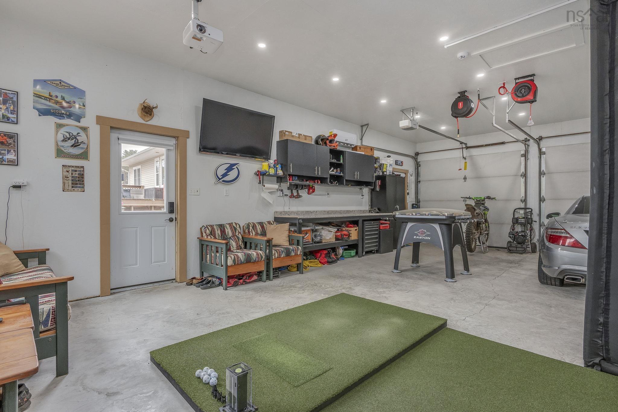 $599,900.00: 20 Geiger Drive, Wilmot