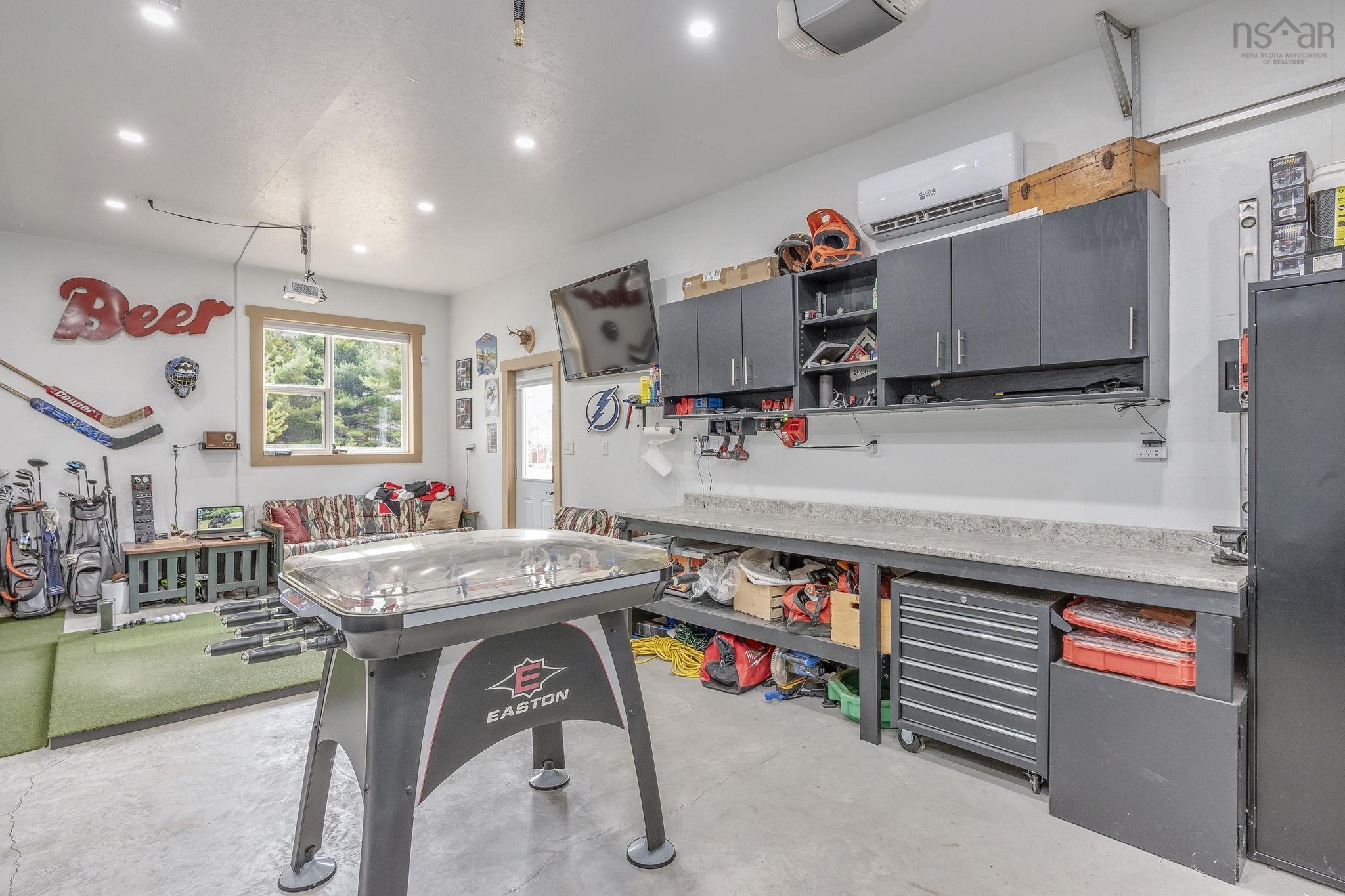 $599,900.00: 20 Geiger Drive, Wilmot