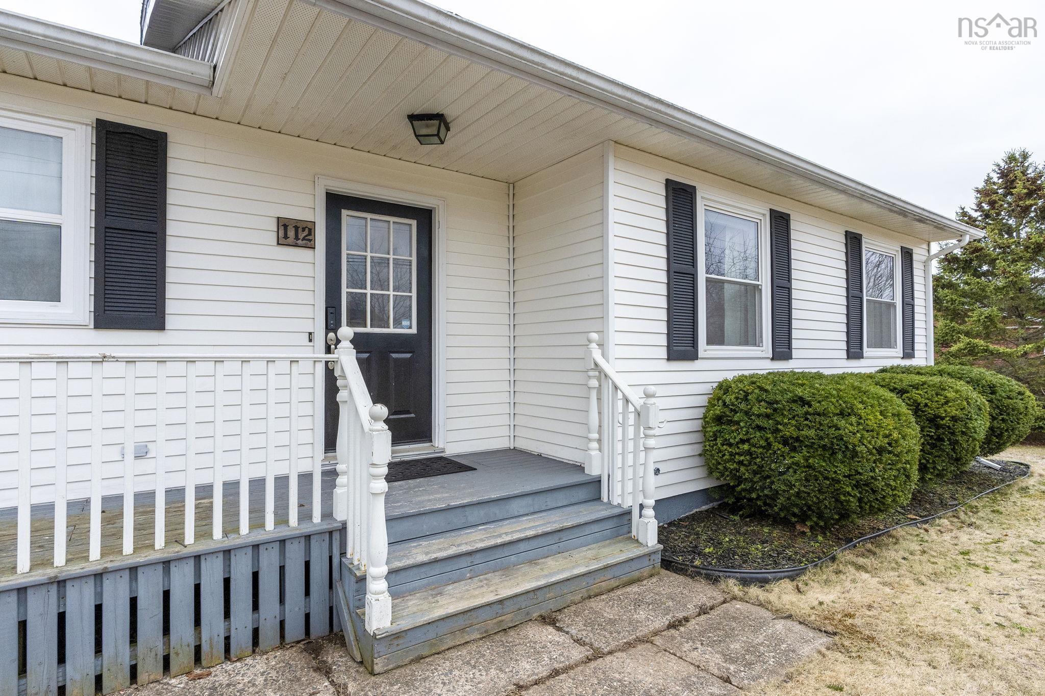 $464,900.00: 112 Geiger Drive, Wilmot