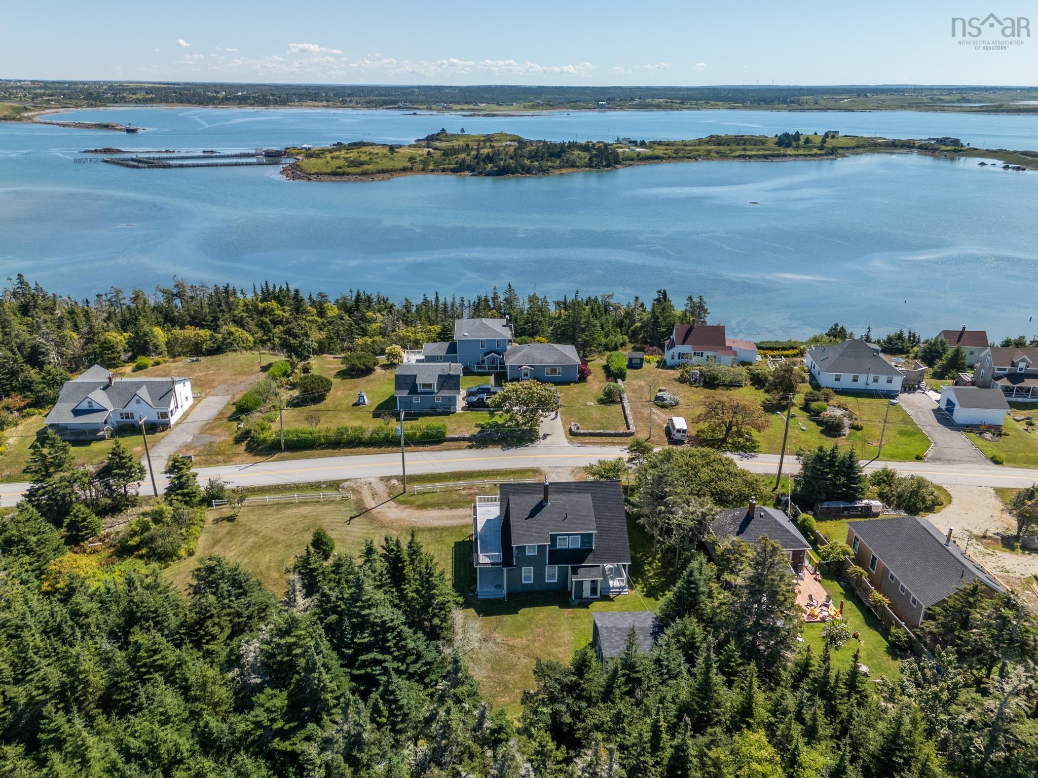 $679,900.00: 1428 Highway 304, Cape Forchu