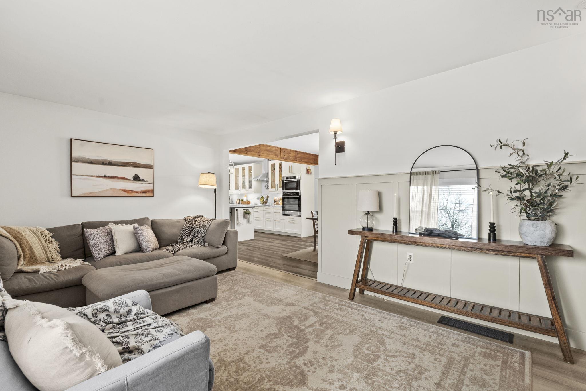$485,900.00: 1099 English Mountain Road, South Alton