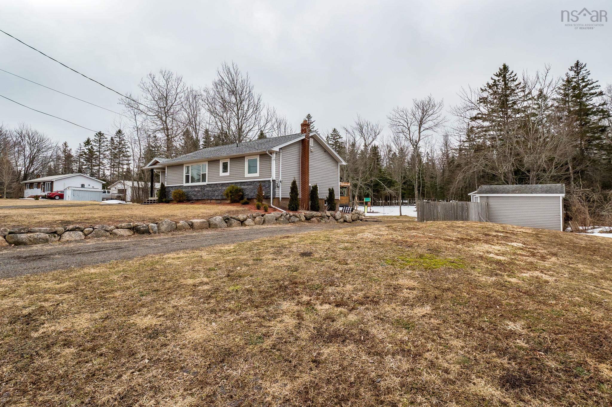 $485,900.00: 1099 English Mountain Road, South Alton