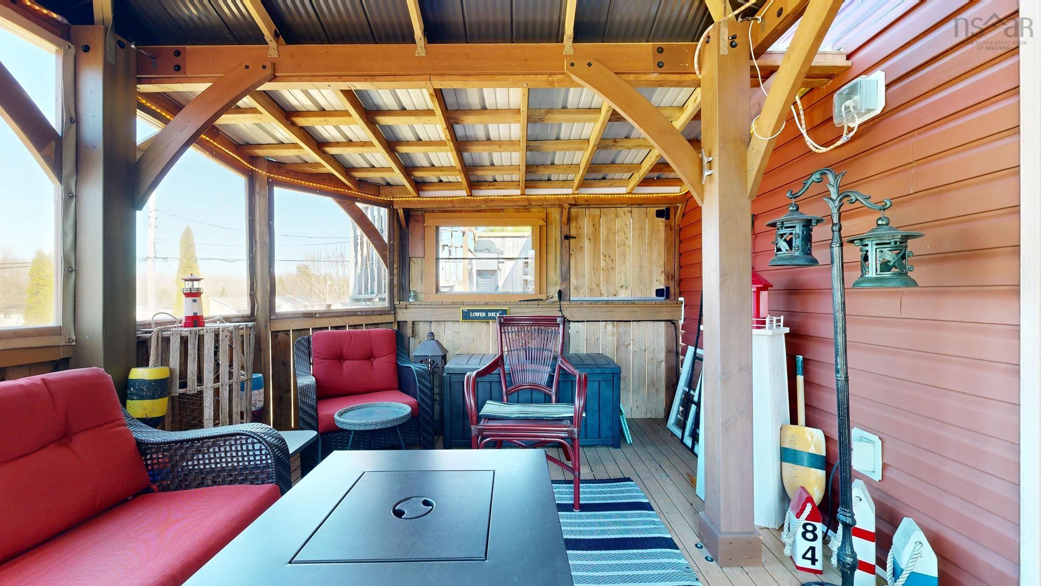 $549,900.00: 1005 Green Street, New Minas