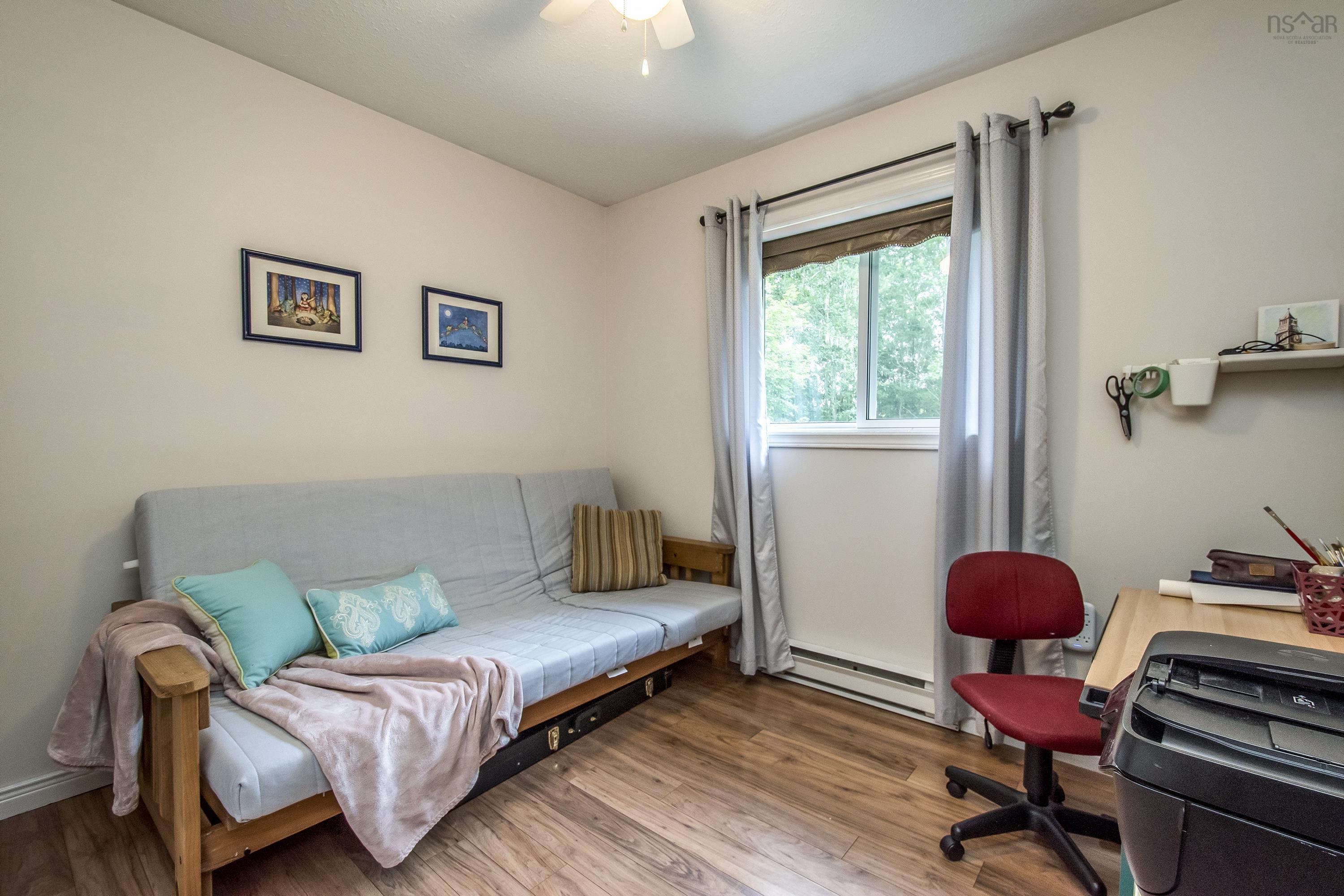 $399,000.00: 578 Bluenose Avenue, Meadowvale