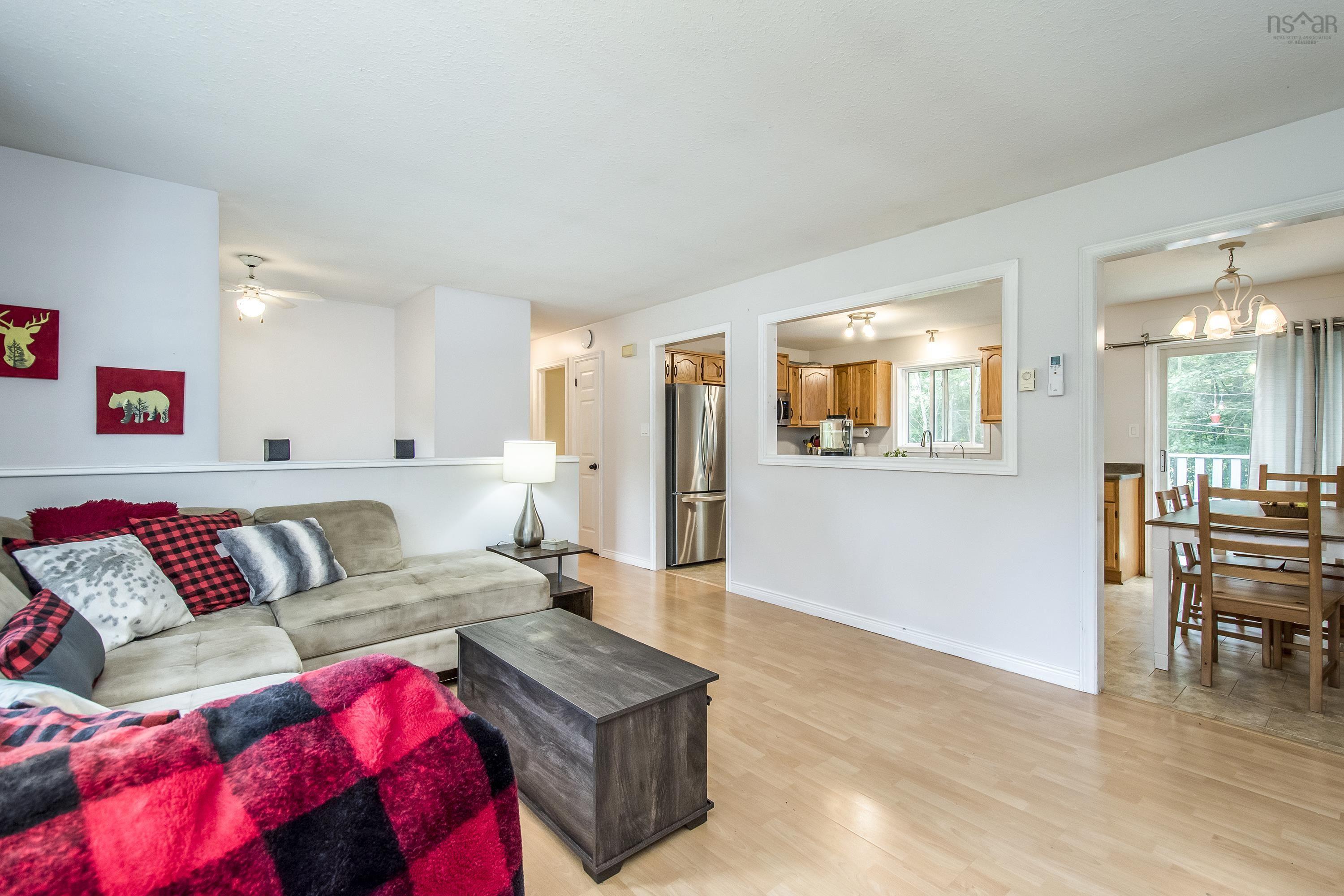 $399,000.00: 578 Bluenose Avenue, Meadowvale