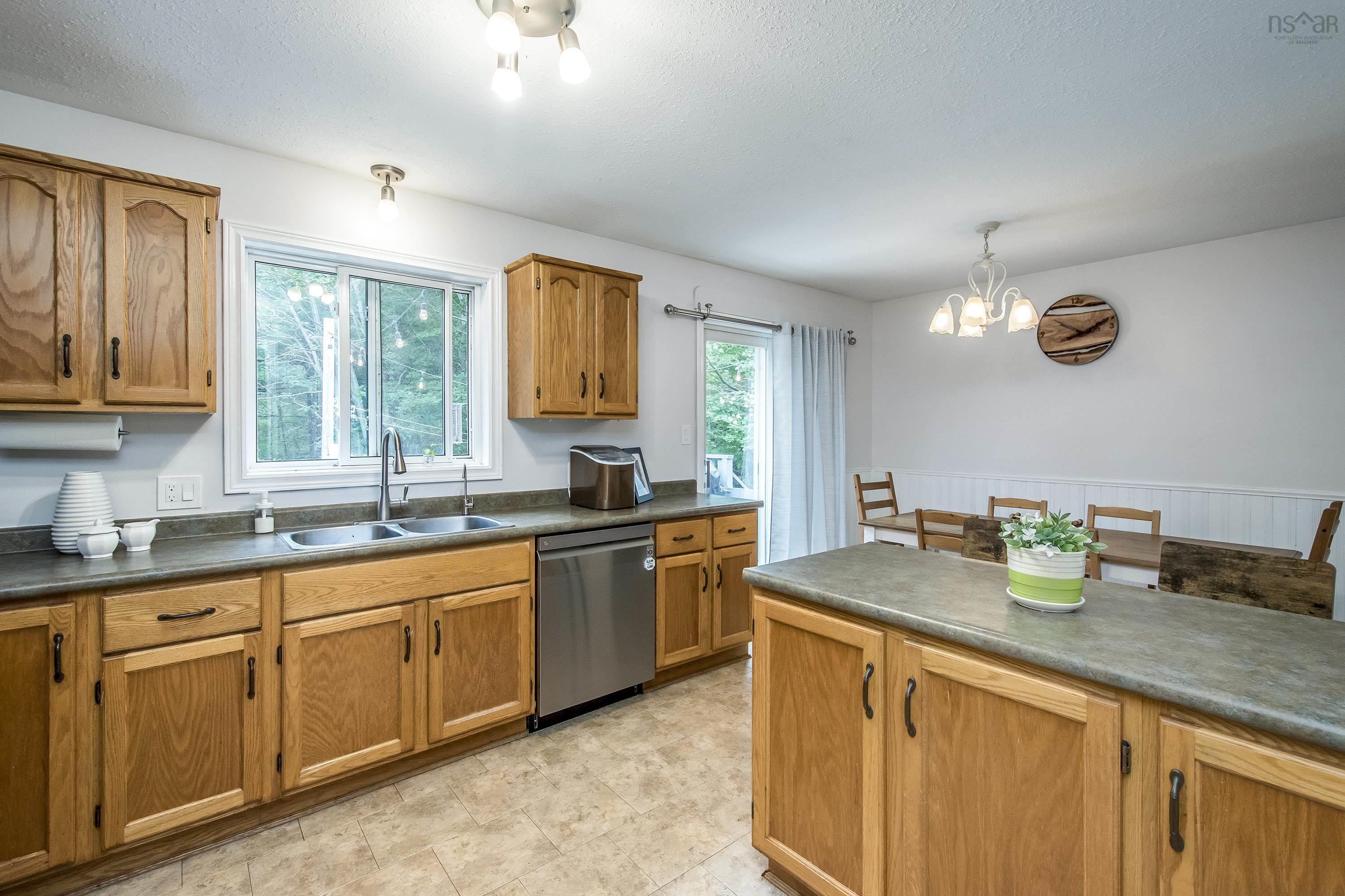 $399,000.00: 578 Bluenose Avenue, Meadowvale