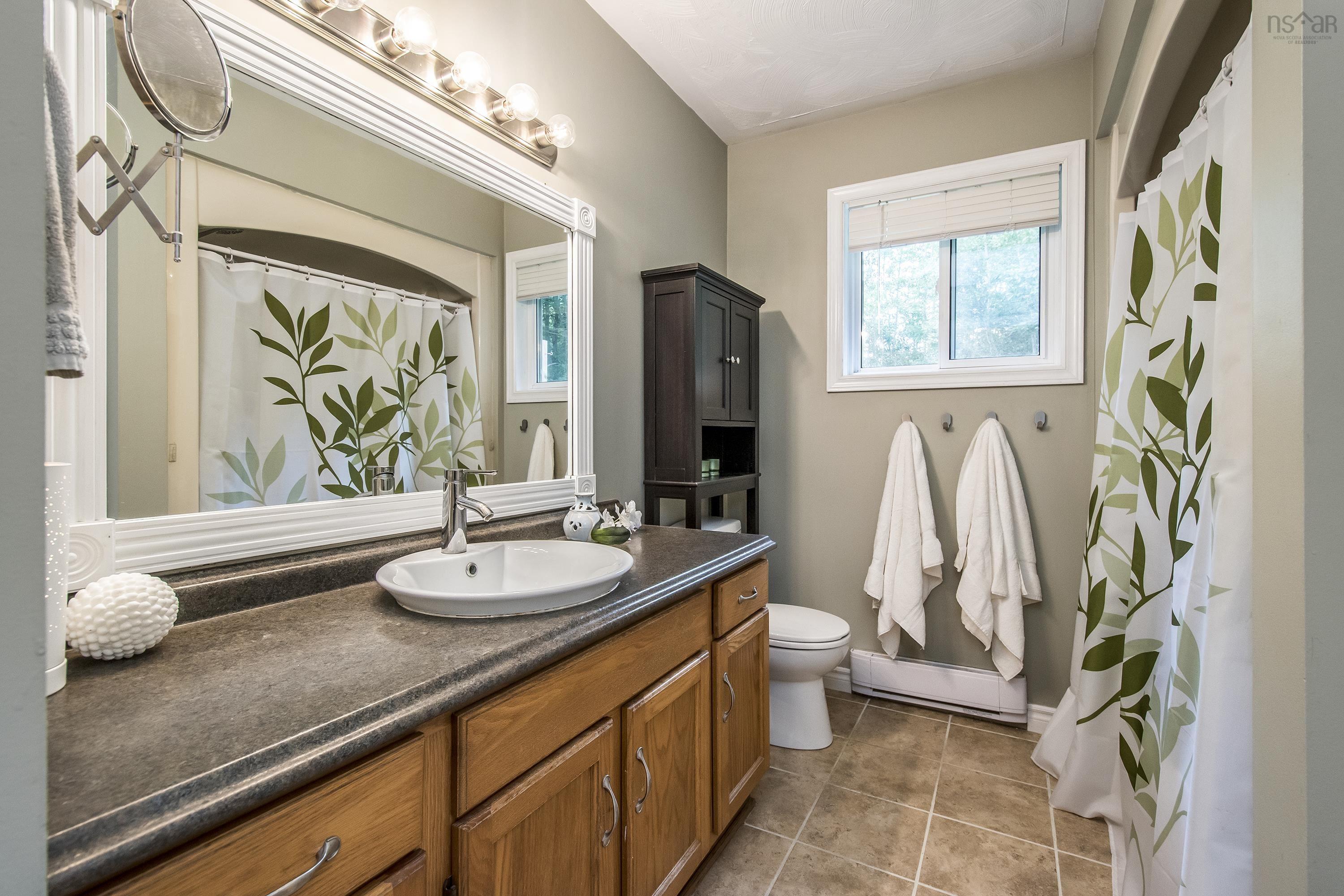 $399,000.00: 578 Bluenose Avenue, Meadowvale