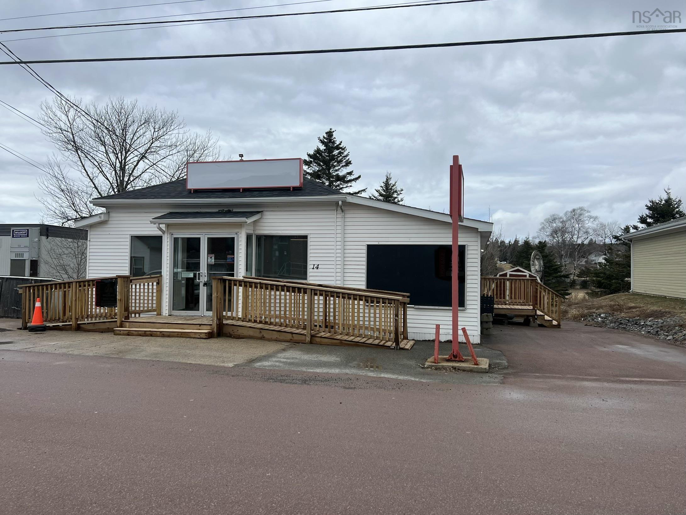 $199,900.00: 14 Main Street, Sherbrooke