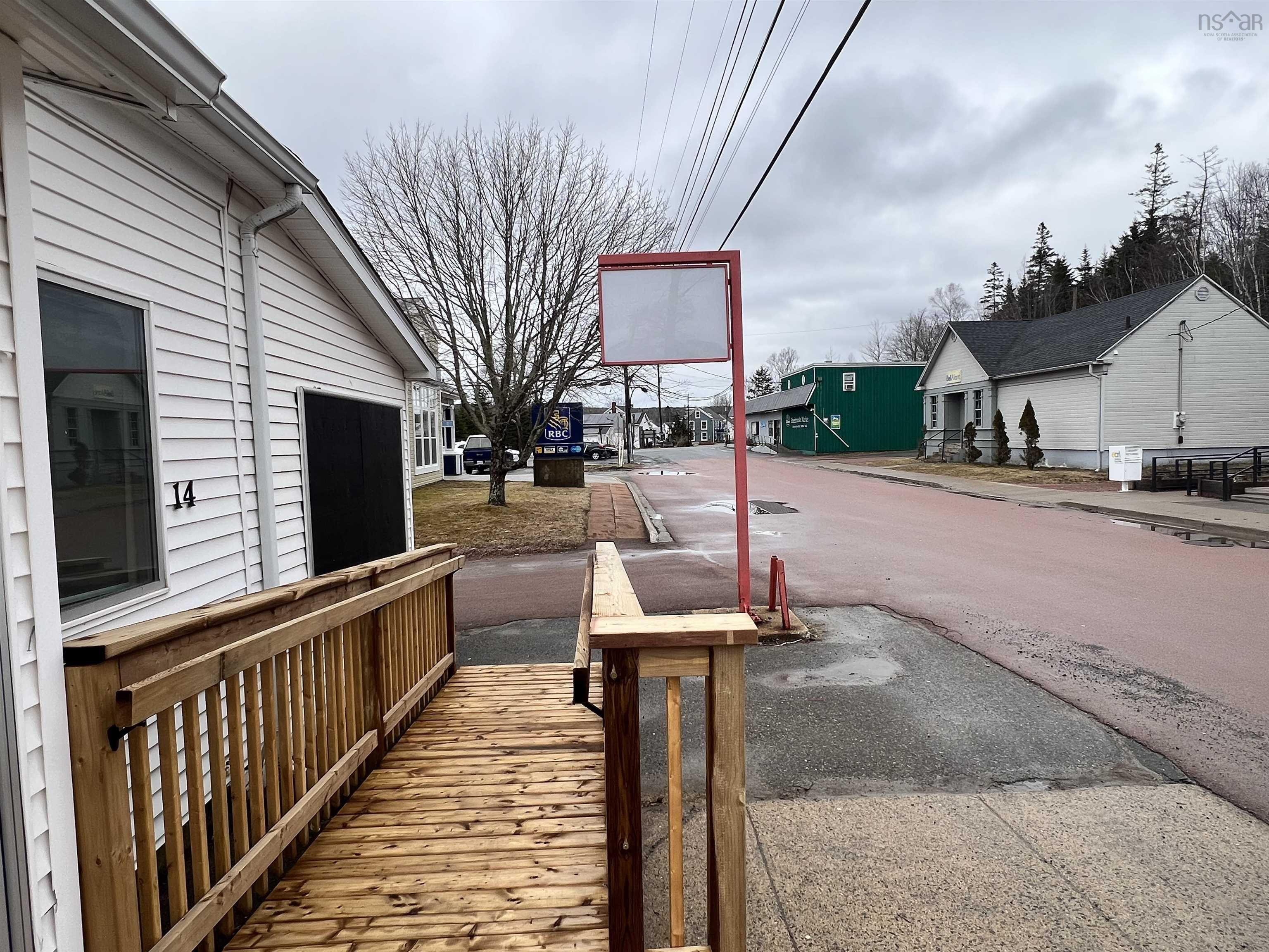 $199,900.00: 14 Main Street, Sherbrooke