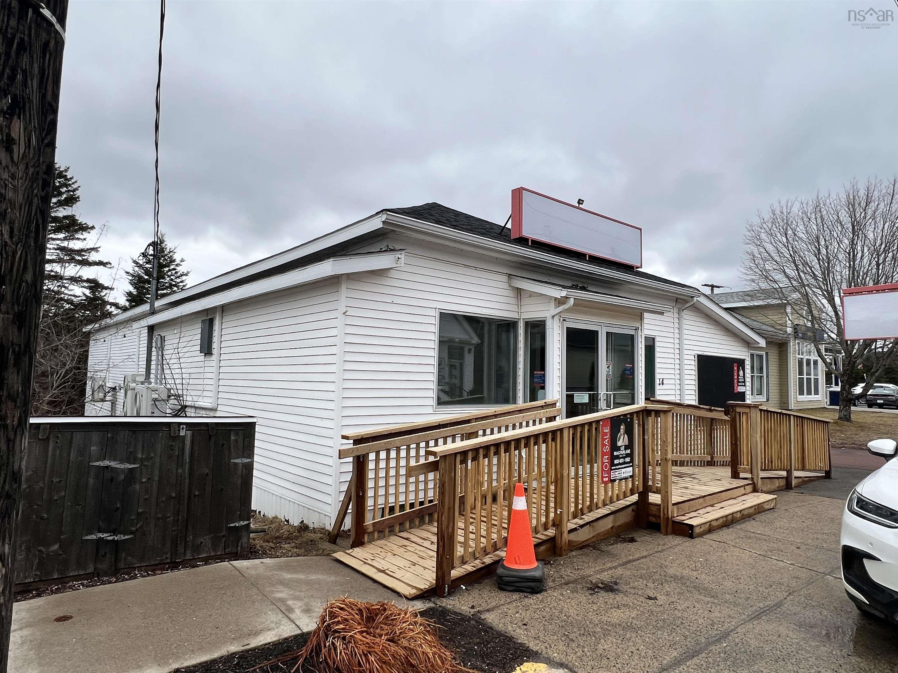 $199,900.00: 14 Main Street, Sherbrooke