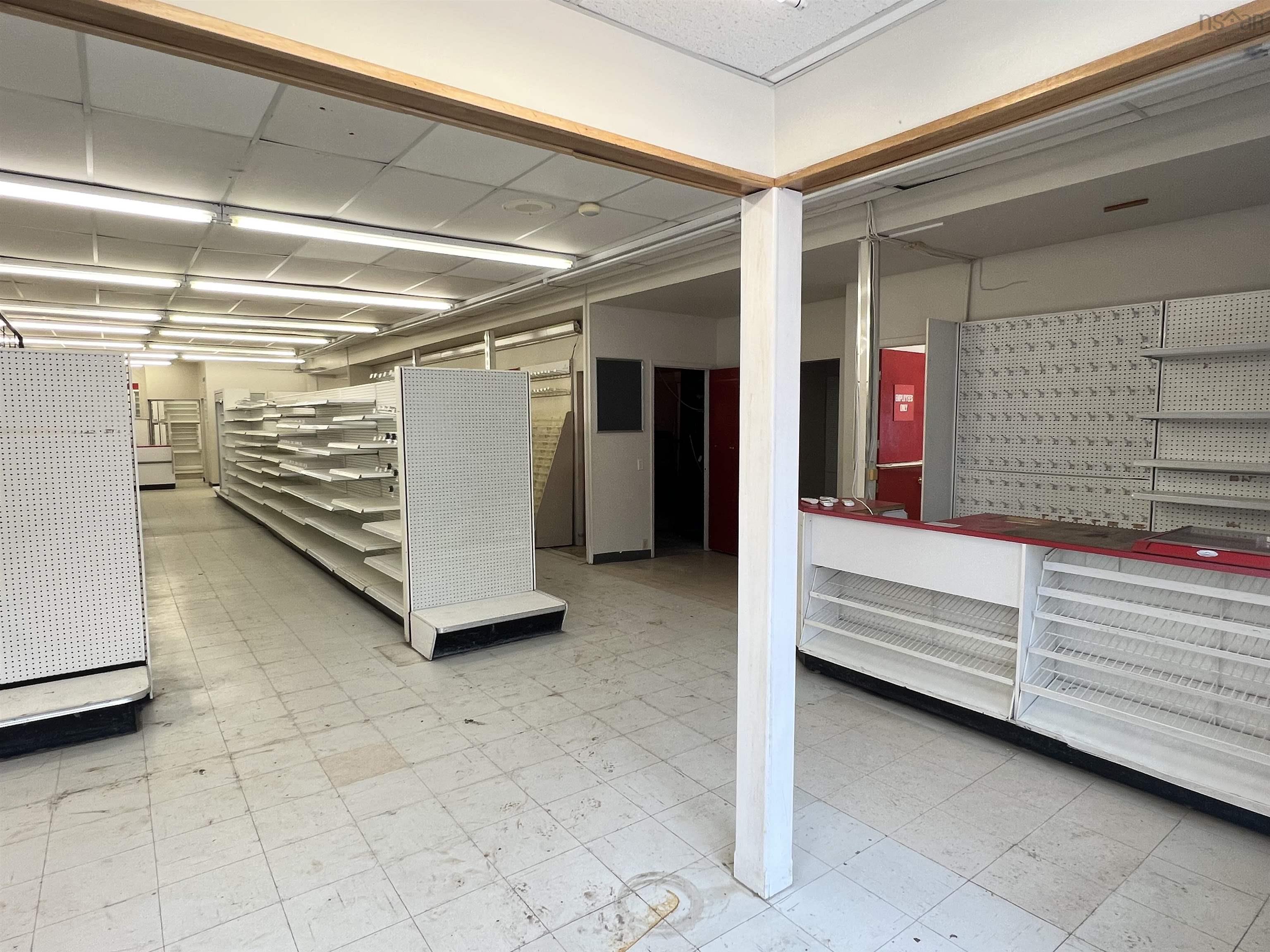 $199,900.00: 14 Main Street, Sherbrooke