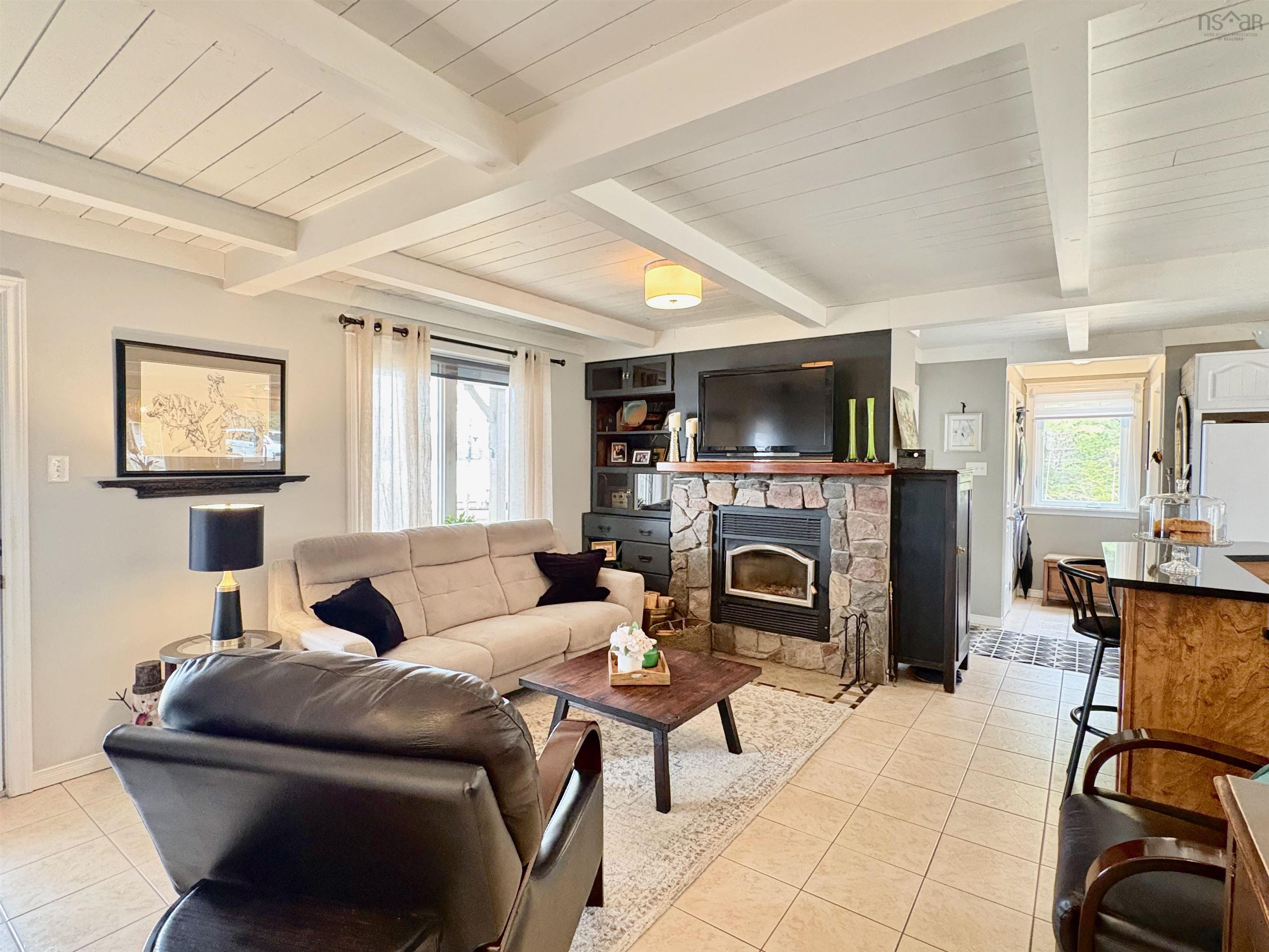 $550,000.00: 137 Beaver Point Road, North Kemptville