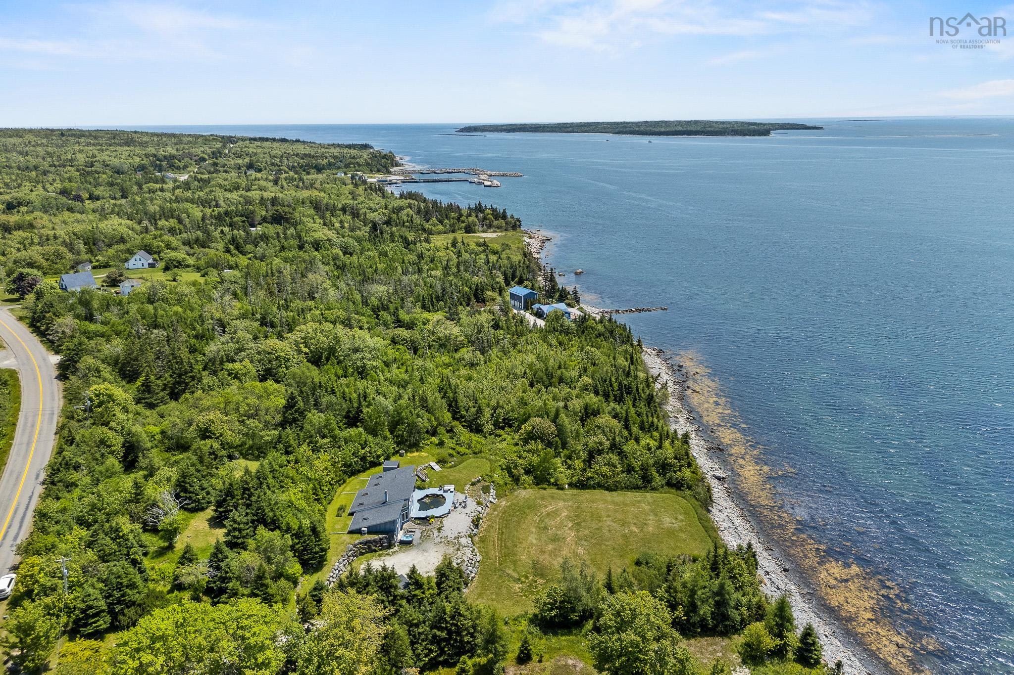 $624,900.00: 1878 Sandy Point Road, Sandy Point
