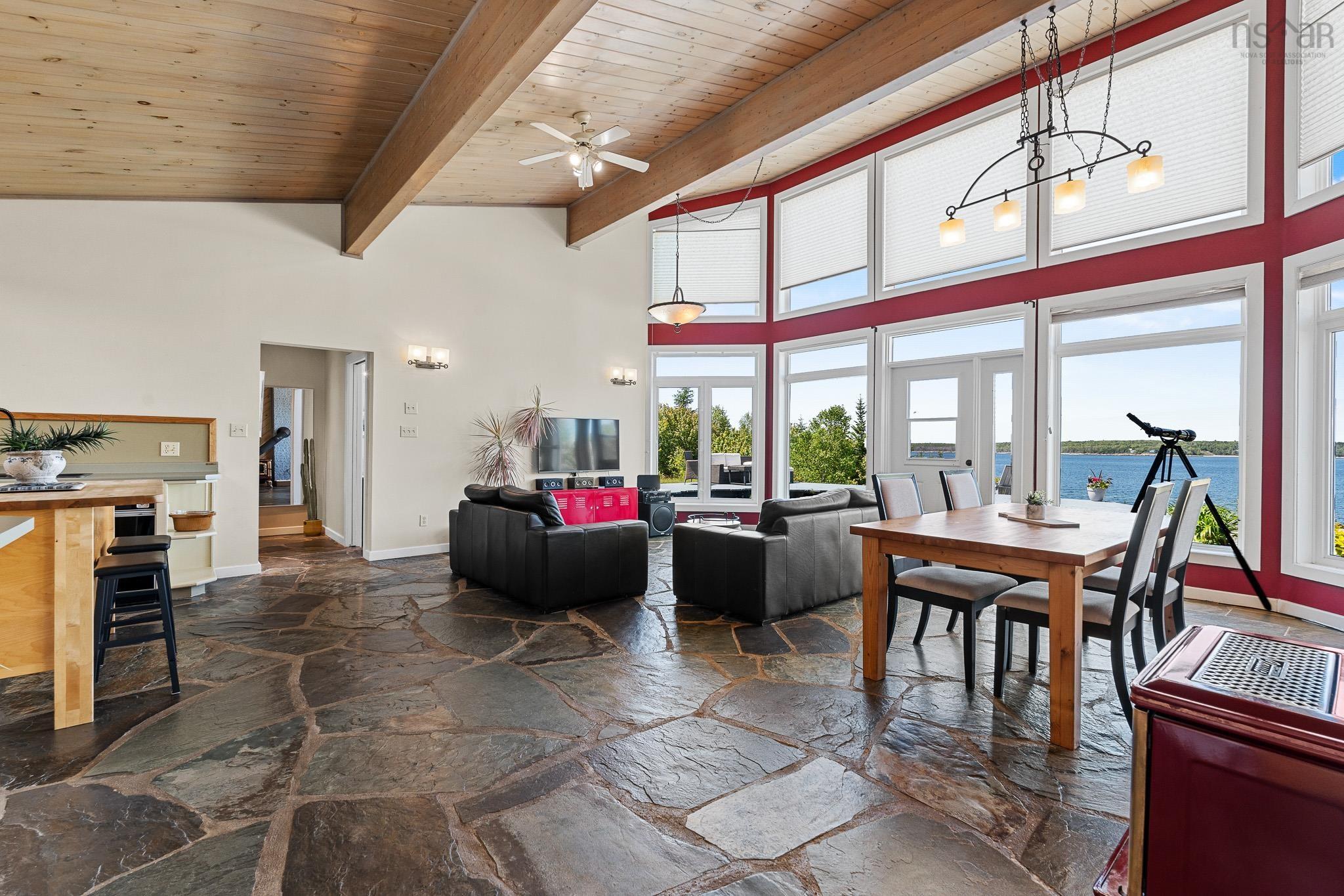 $624,900.00: 1878 Sandy Point Road, Sandy Point