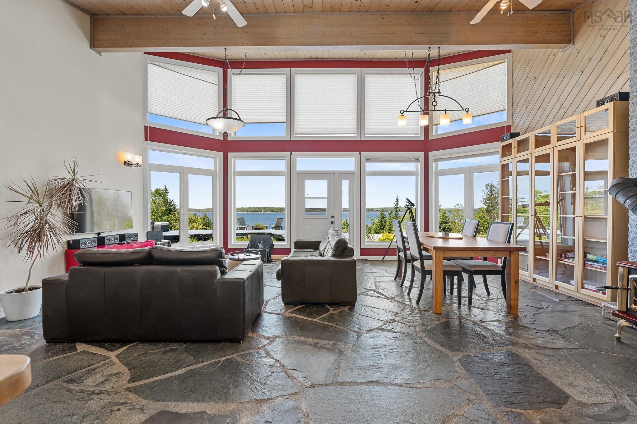 $624,900.00: 1878 Sandy Point Road, Sandy Point