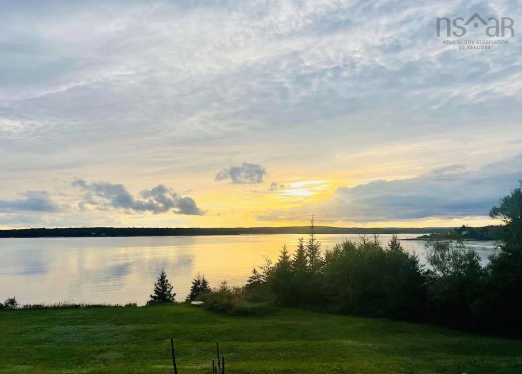 $624,900.00: 1878 Sandy Point Road, Sandy Point