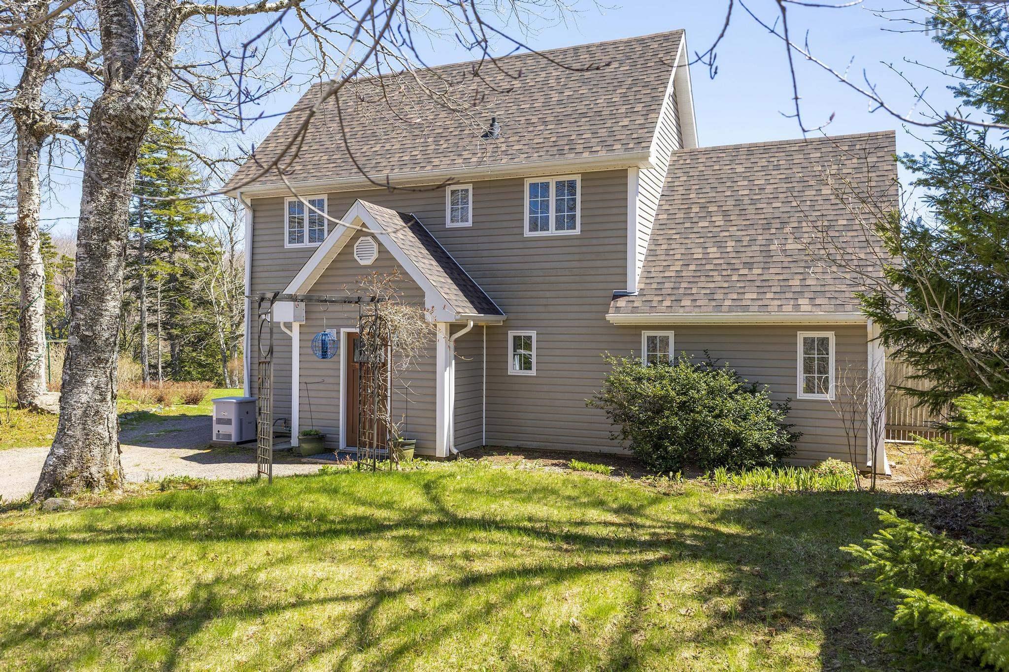 $725,000.00: 344 Hart Lake Road, Hart Lake