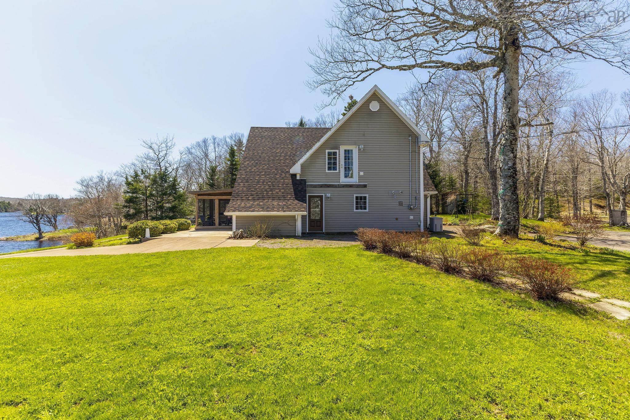 $725,000.00: 344 Hart Lake Road, Hart Lake