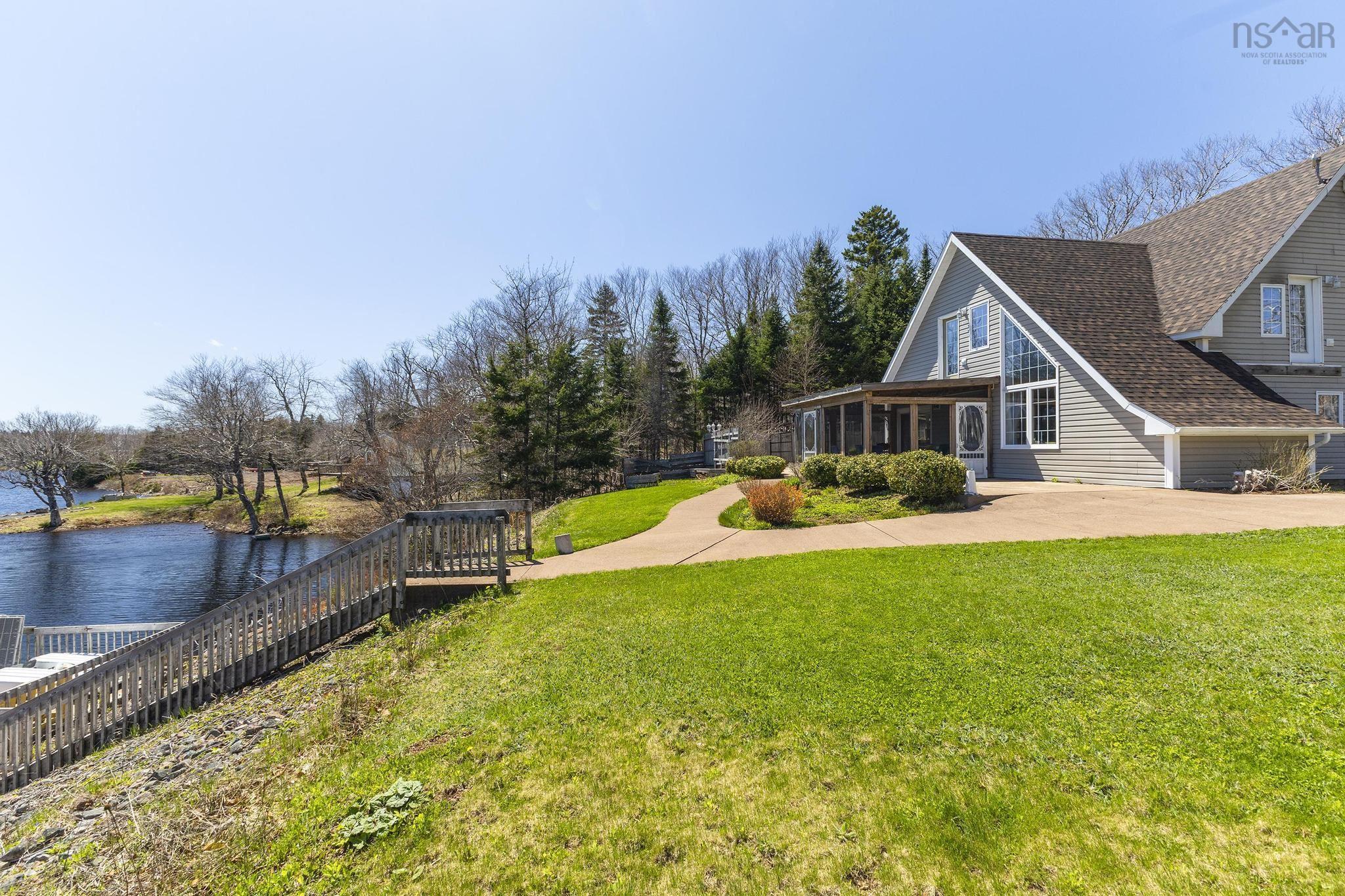 $725,000.00: 344 Hart Lake Road, Hart Lake