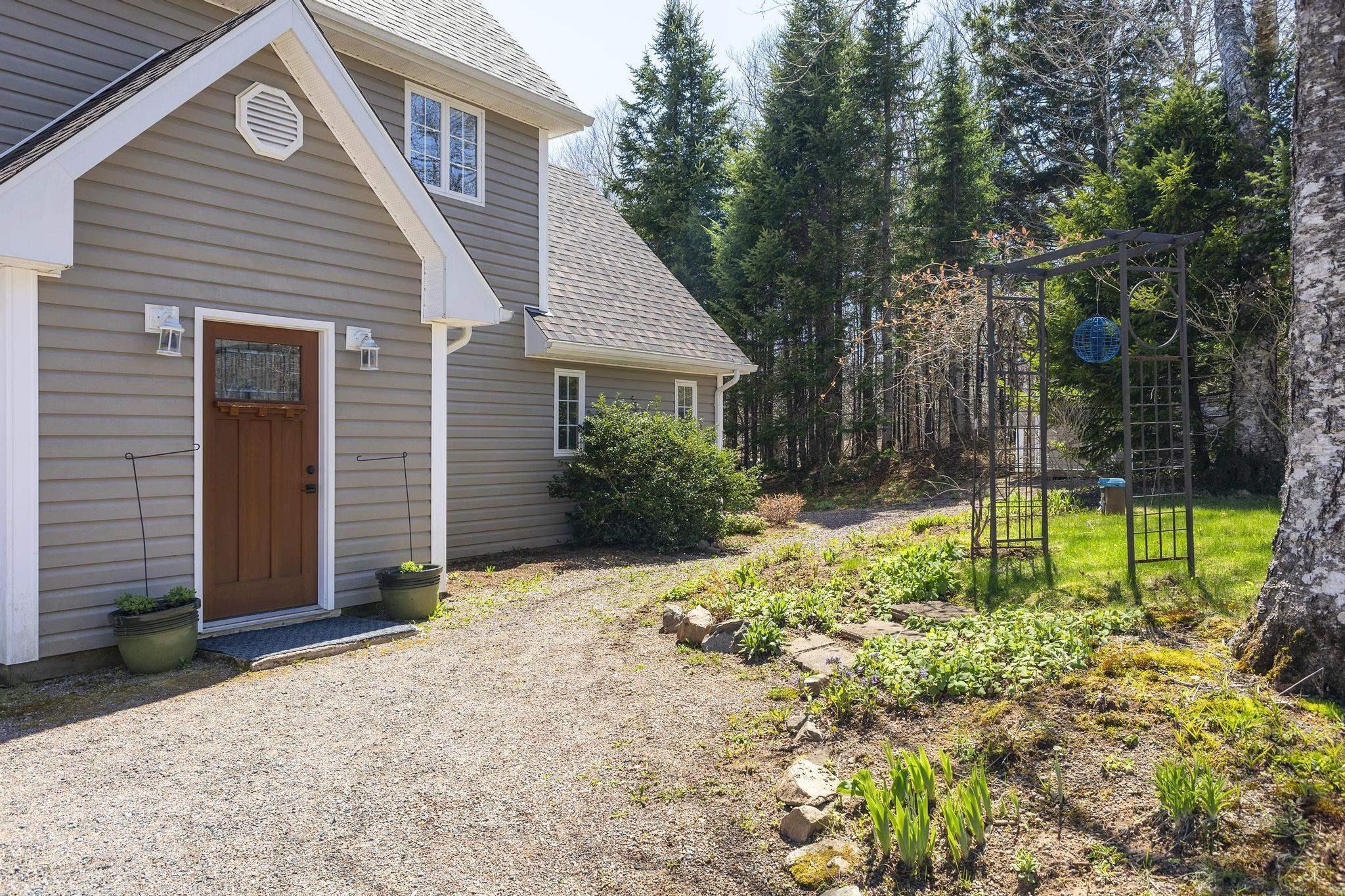 $725,000.00: 344 Hart Lake Road, Hart Lake