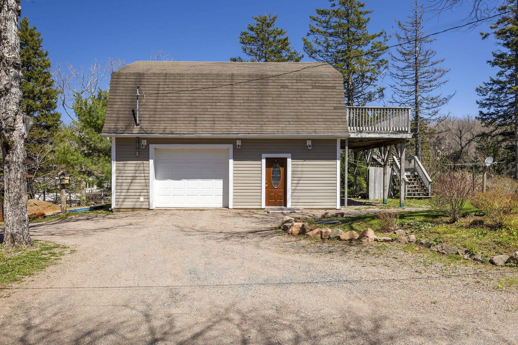 $725,000.00: 344 Hart Lake Road, Hart Lake