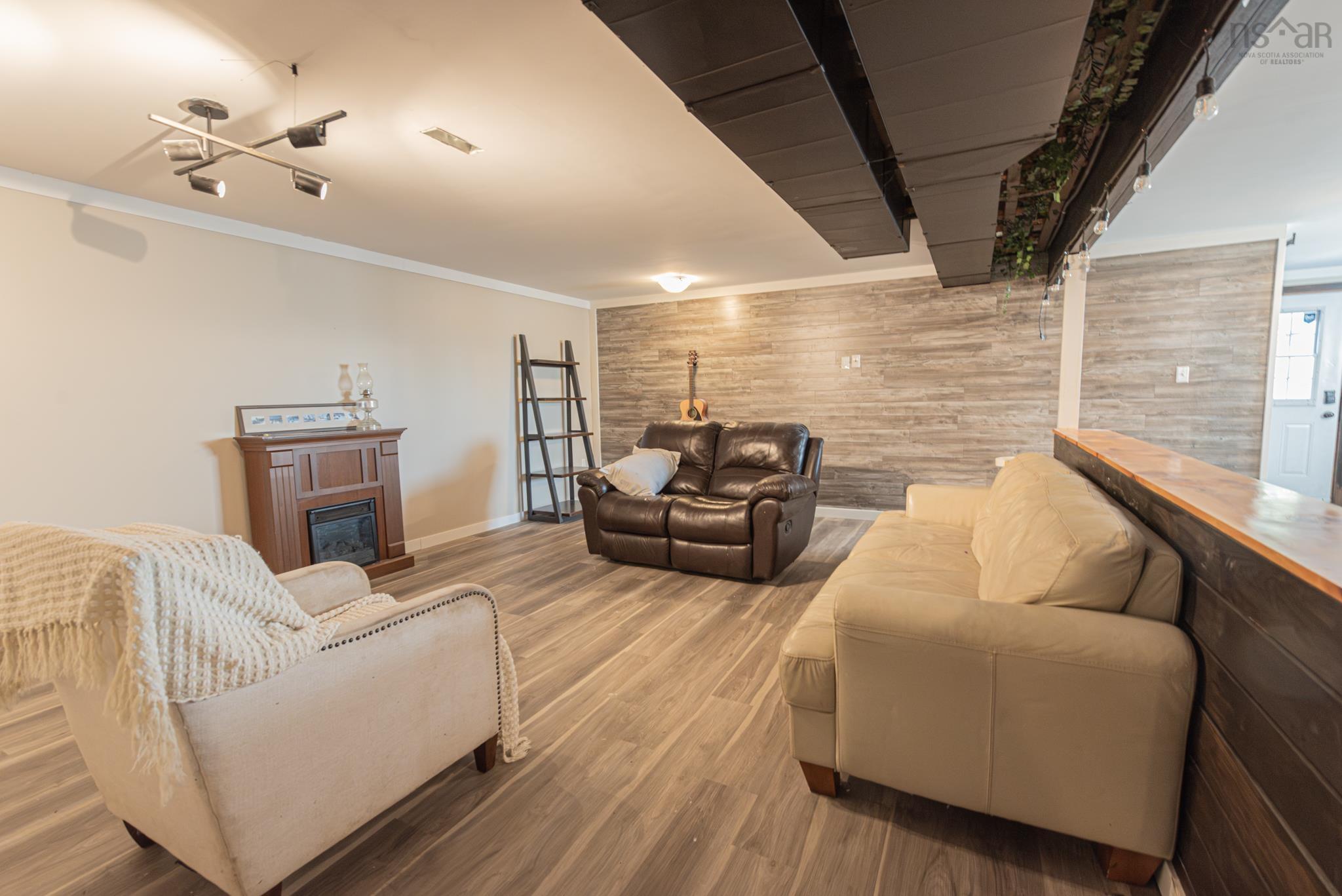 $509,900.00: 925 Lorne Street, Linacy