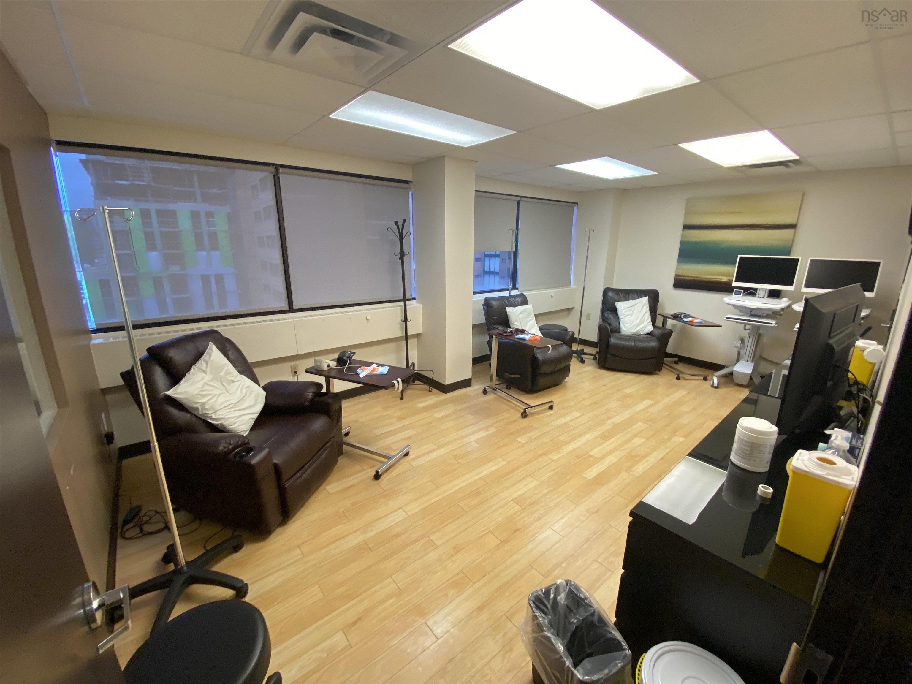 480 5991 Spring Garden Road, Halifax, NS (MLS 202606672)