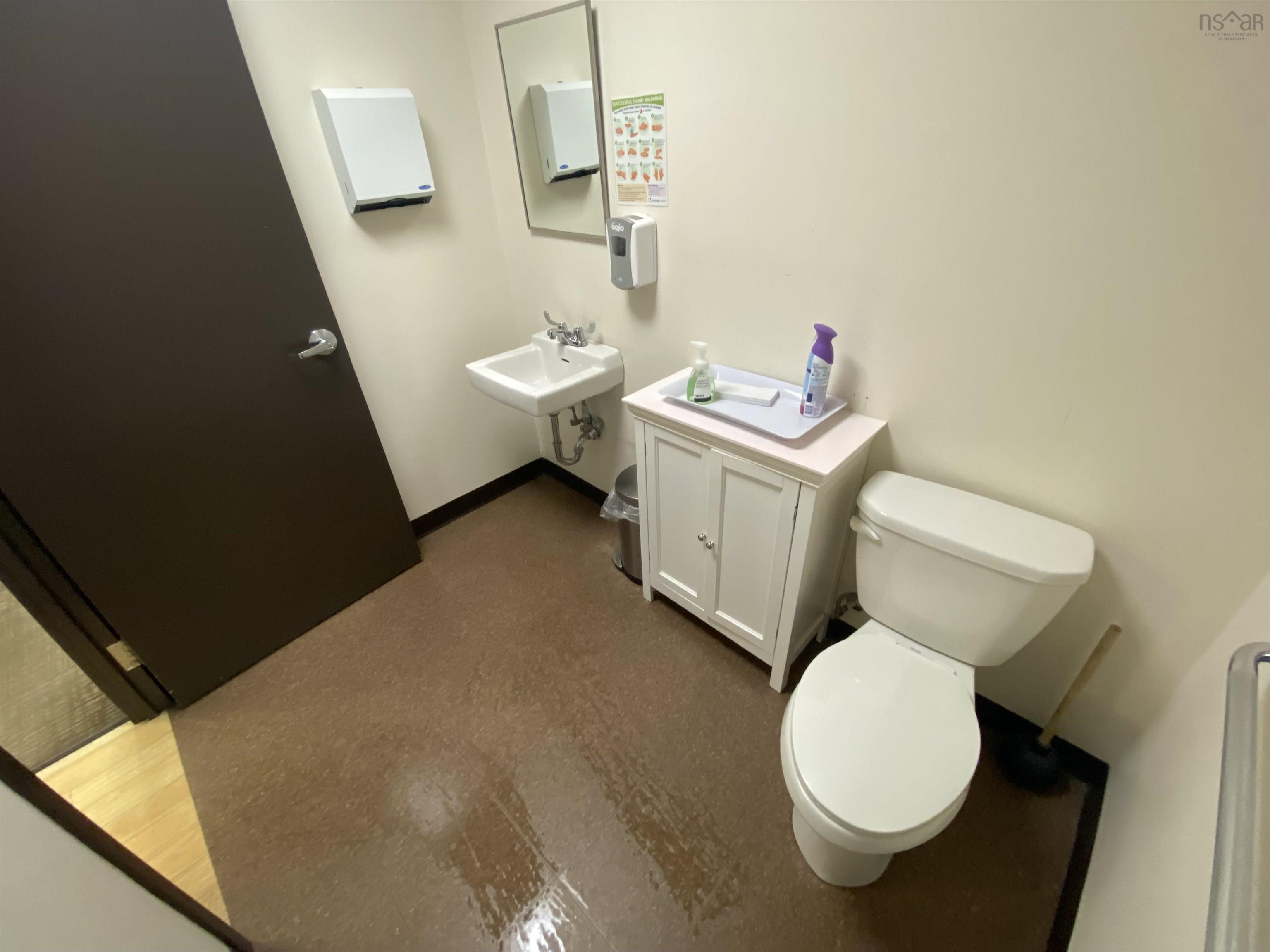 480 5991 Spring Garden Road, Halifax, NS (MLS 202606672)