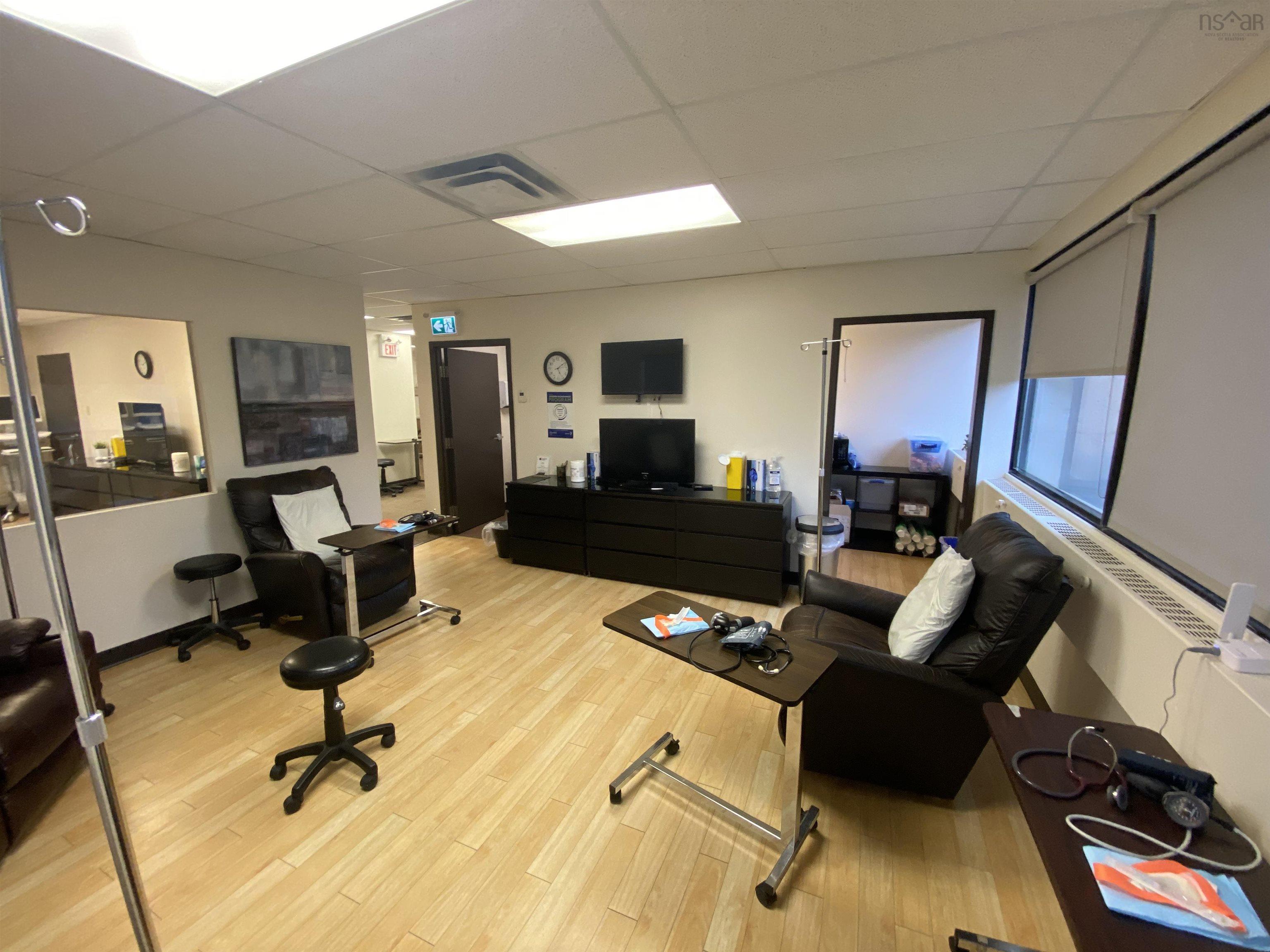 480 5991 Spring Garden Road, Halifax, NS (MLS 202606672)