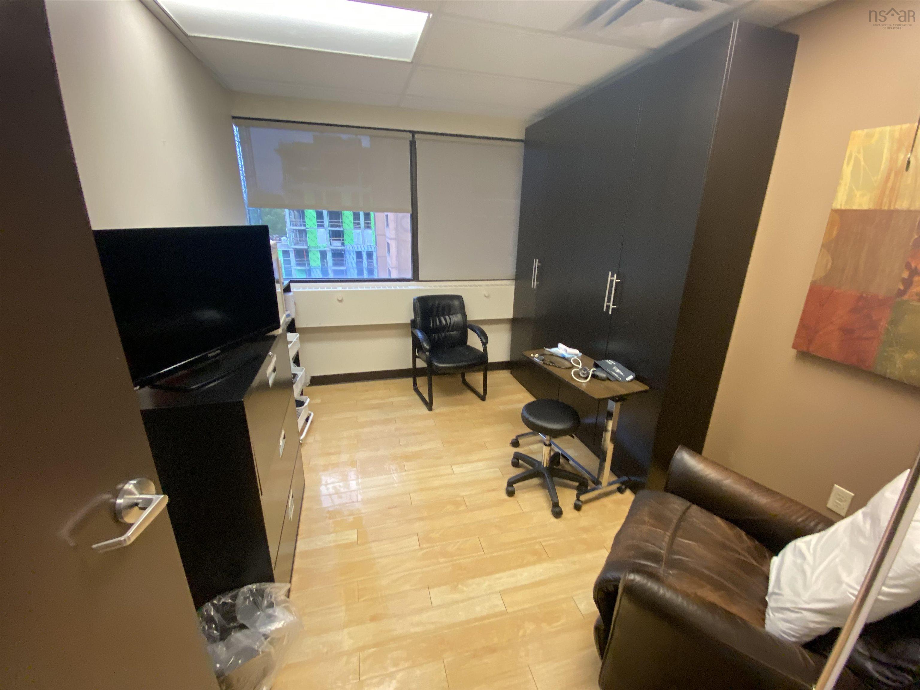 480 5991 Spring Garden Road, Halifax, NS (MLS 202606672)