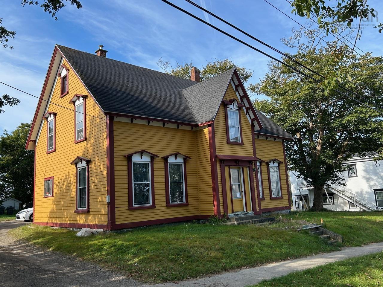 $399,000.00: 9 Elm Street, Yarmouth