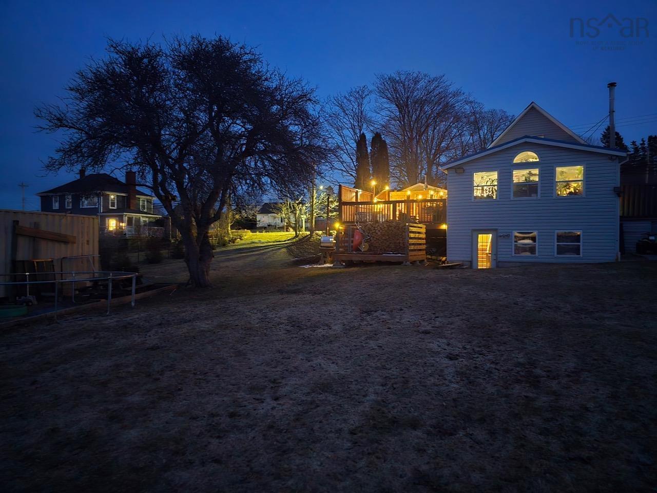 $625,000.00: 727 Highway 1, Hebron