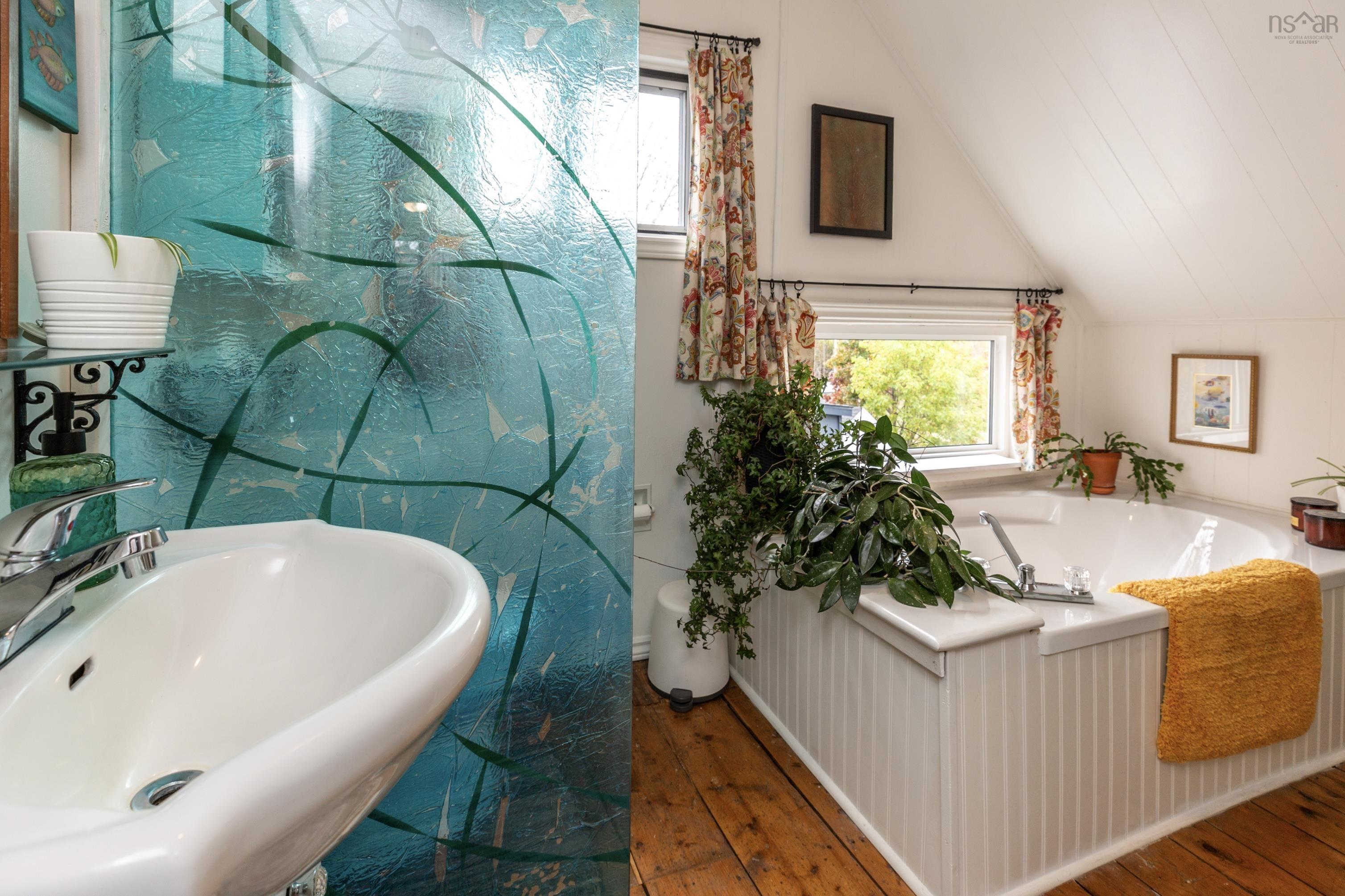 $429,500.00: 1359 Highway 332, First South