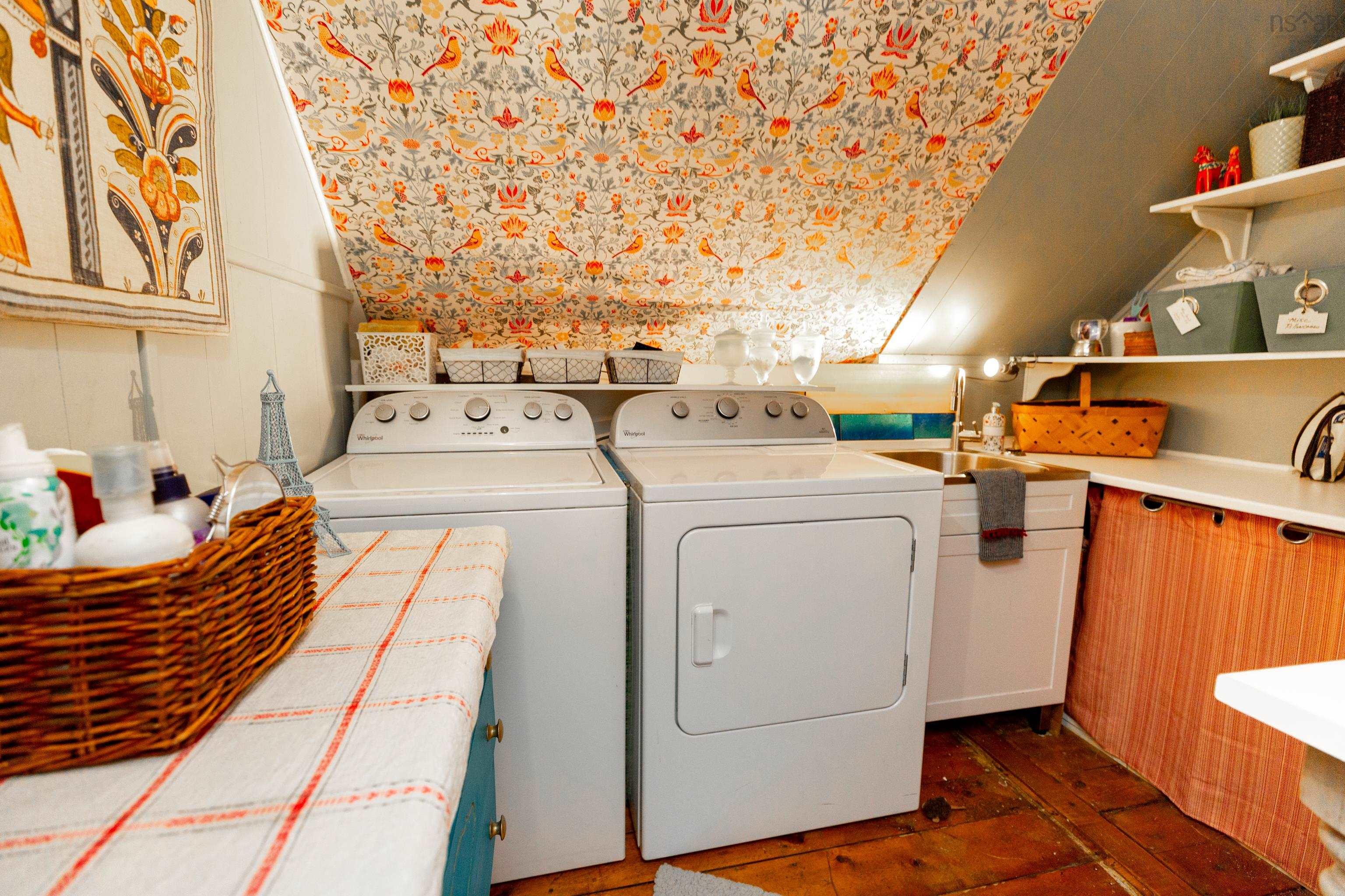 $429,500.00: 1359 Highway 332, First South